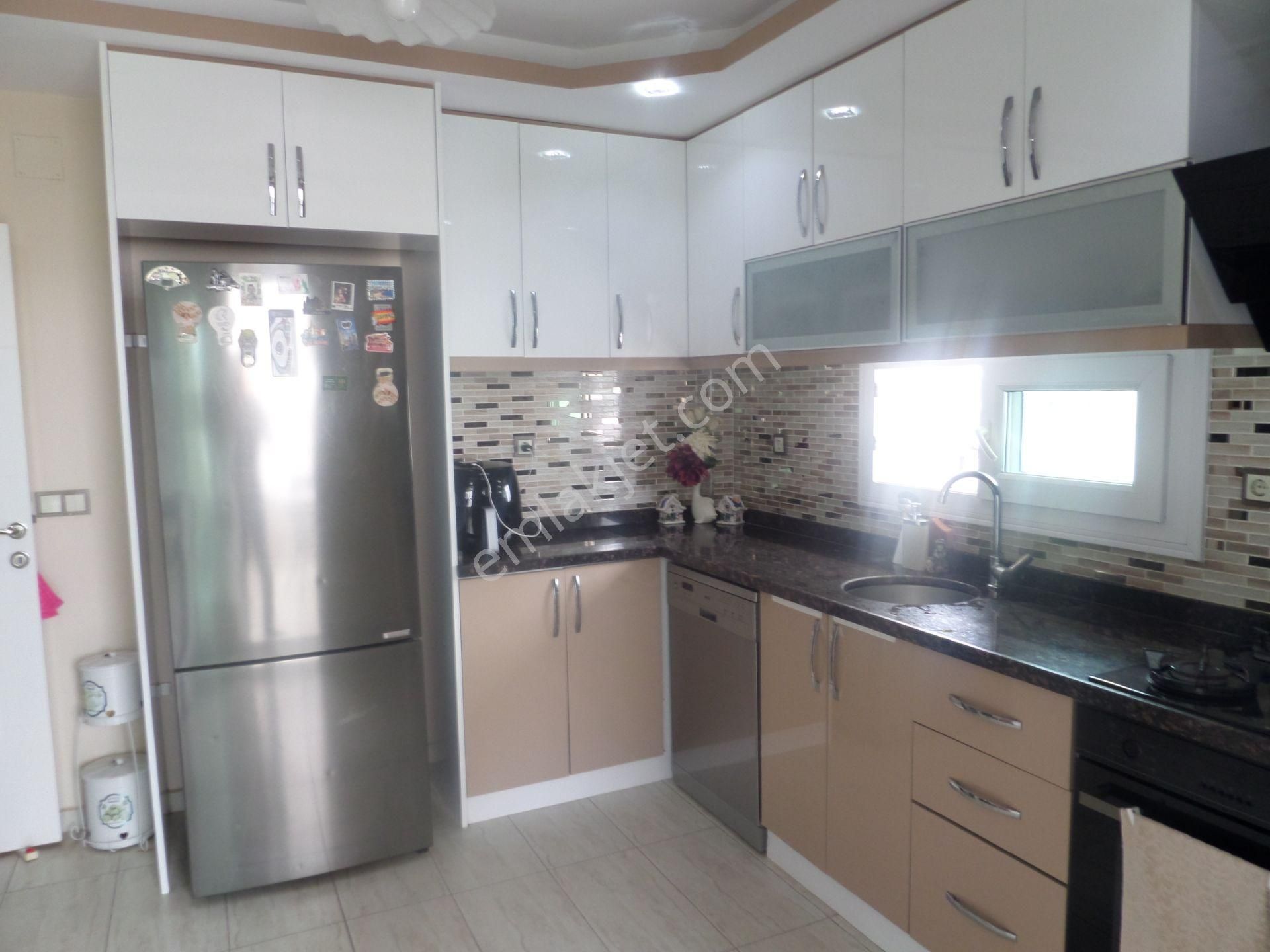 100.yılda,kriminal Civarı,3.kat,3+1,kapalı Mut.satılık Daire - Görsel 3