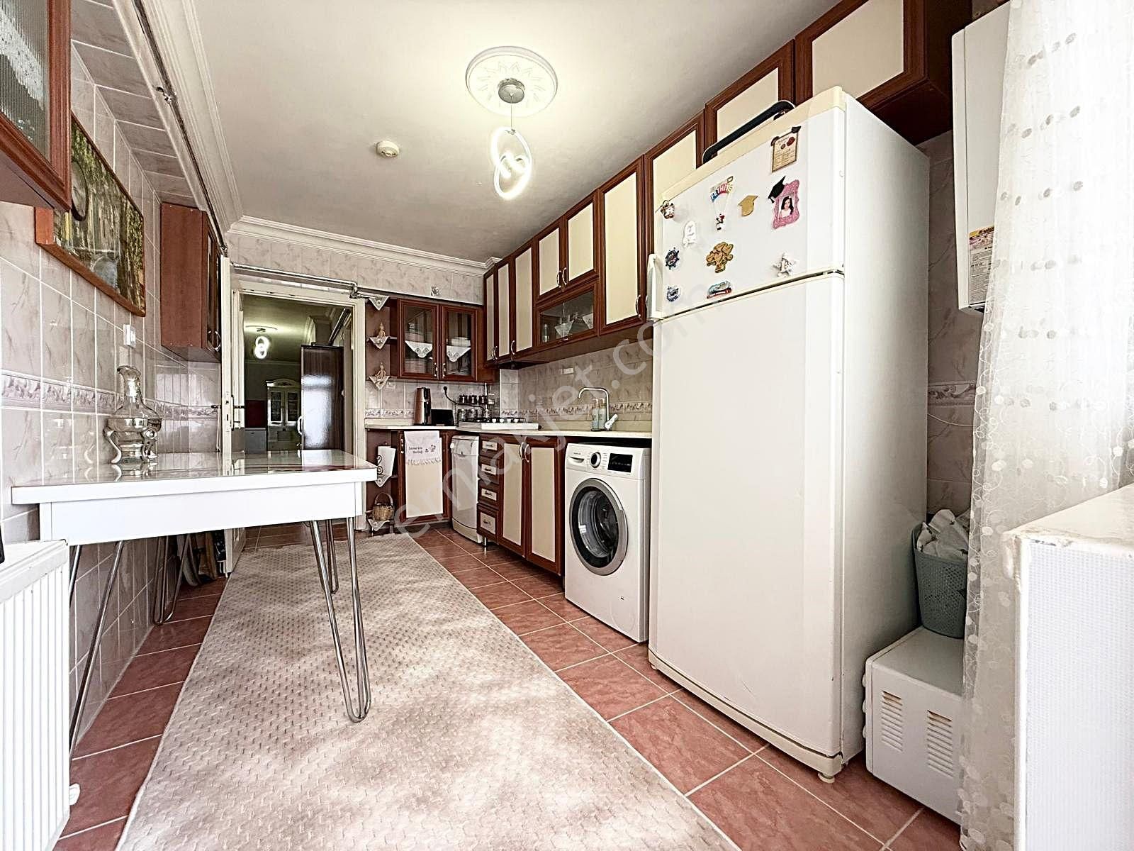 Sancaktepe 'de Yüksek Giriş Karakolun Yakını Ful Yapılı Daire