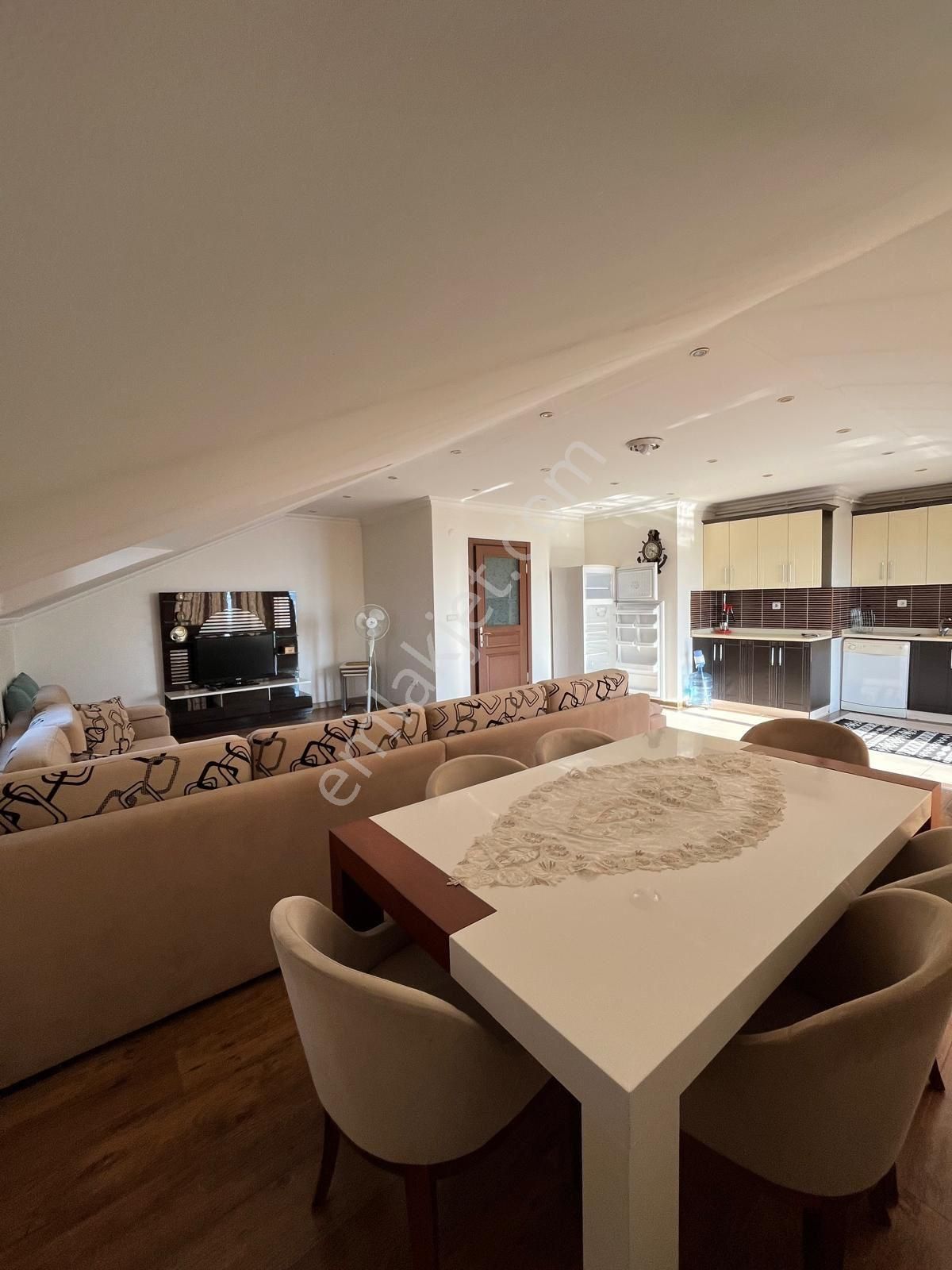 Büyükçekmece Cumhuriyet Mah Yeni Binada Deniz Manzaralı Eşyalı 2+1 Kiralık Teras