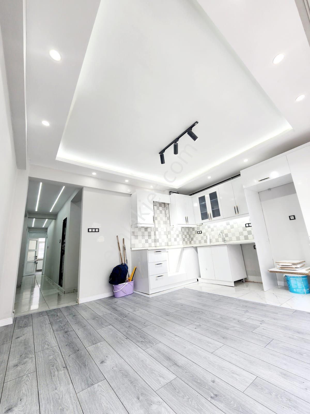 Gazi Caddesi Civarı İci Yapılı Satılık Daire