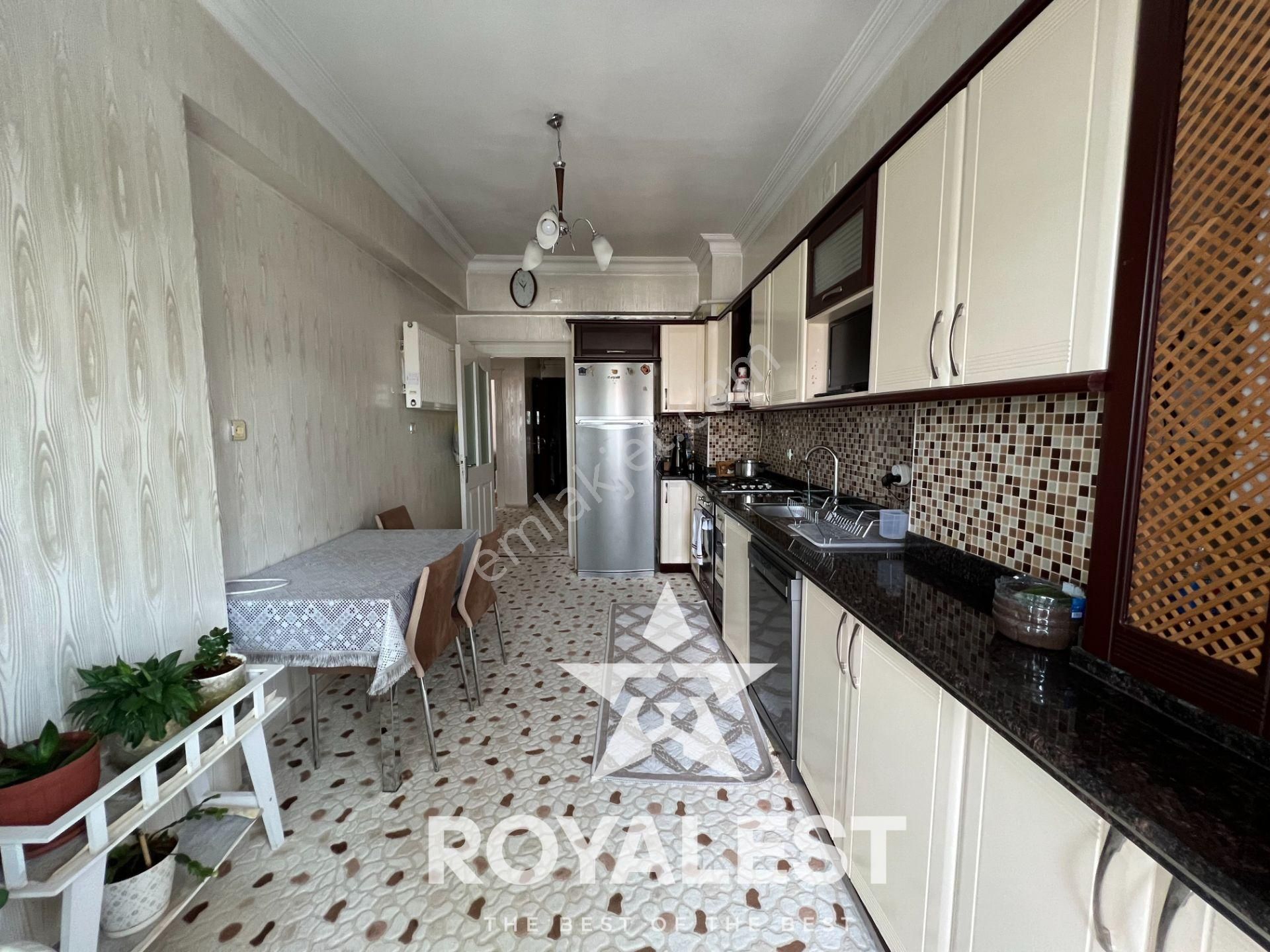 Royalest'ten Merkezi Konumda 3+1 Bakımlı Kiralık Daire