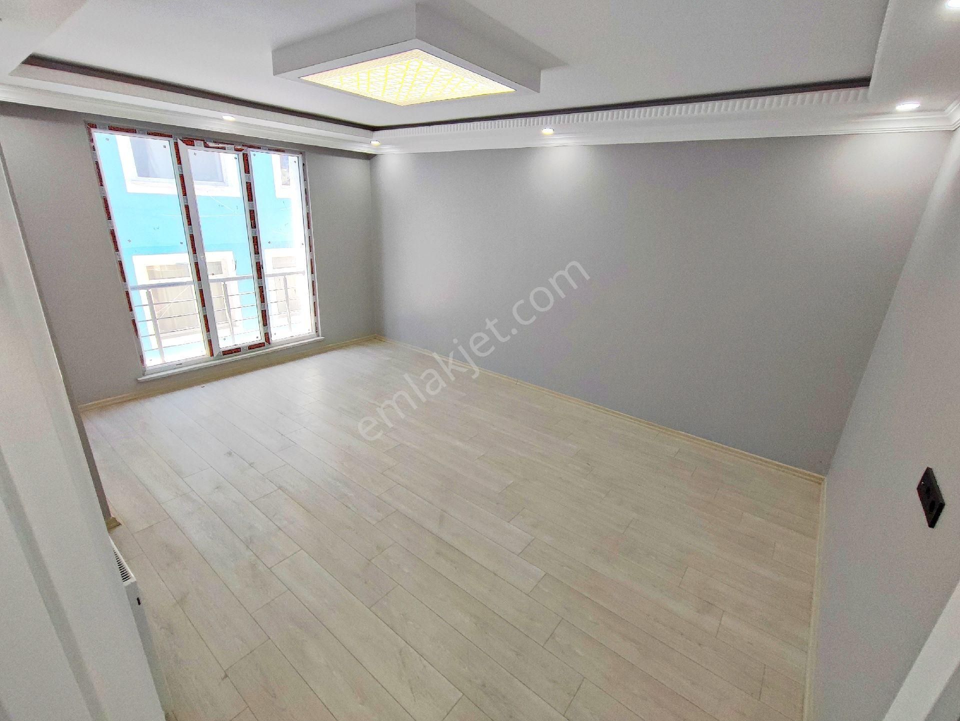 Taşoluk Meydana Metroya Yakın 3.750.000 Arakat Daireler