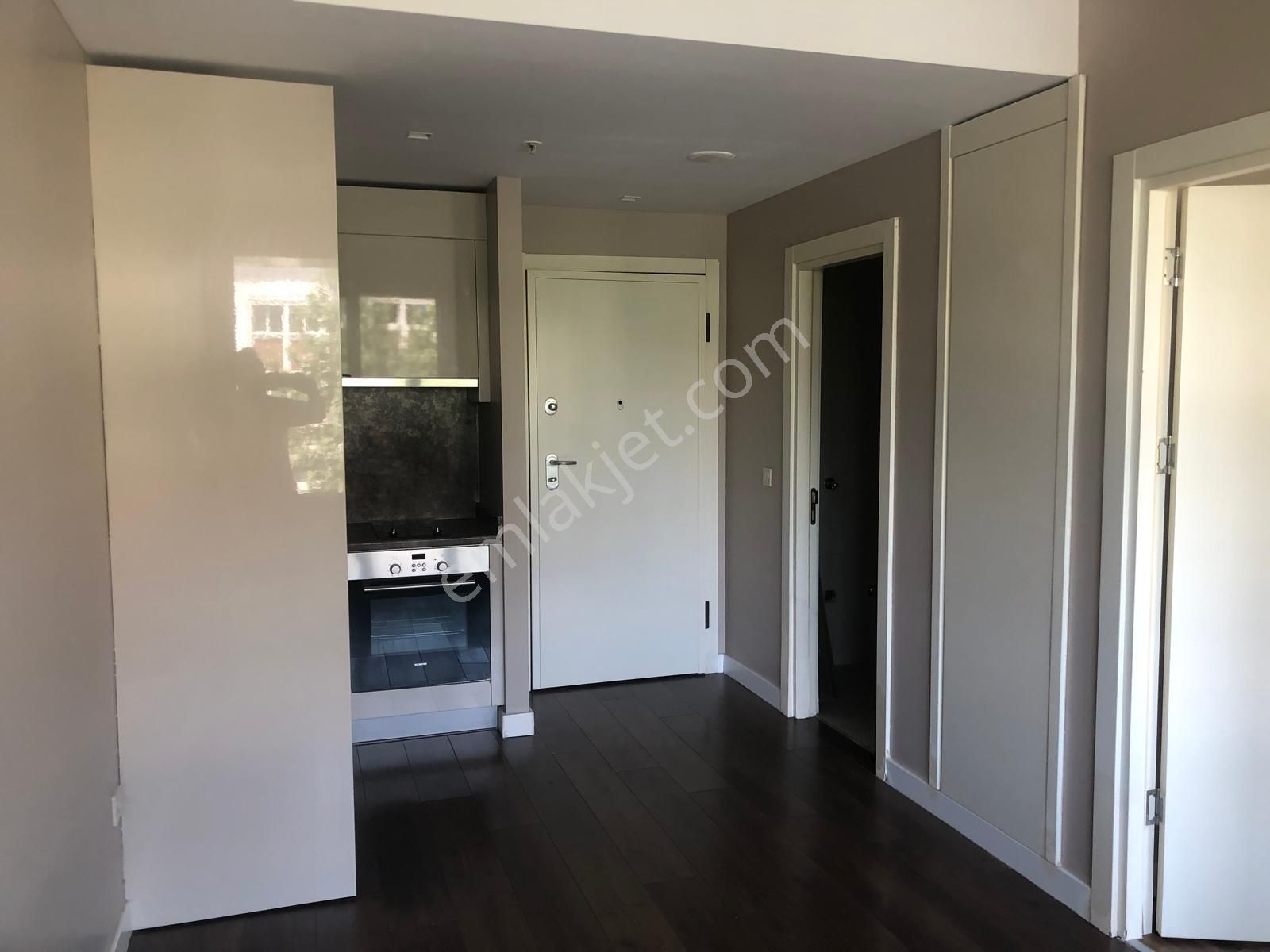 Satış Ve Kiralama Ofisinden Kiralık 1+1 Daire