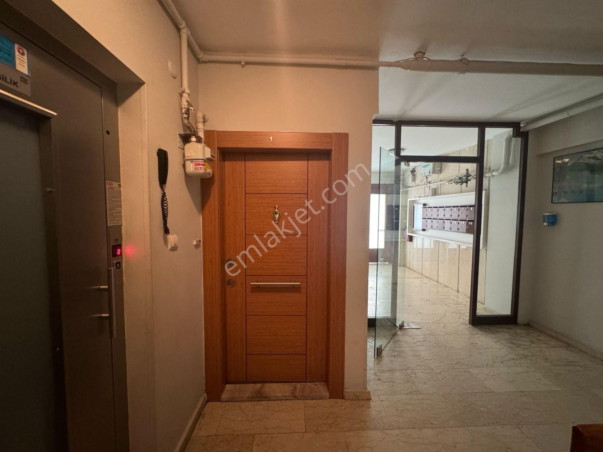 Emre Sitesi'nde Kiralık Geniş Ve Balkonlu 1+1 Daire
