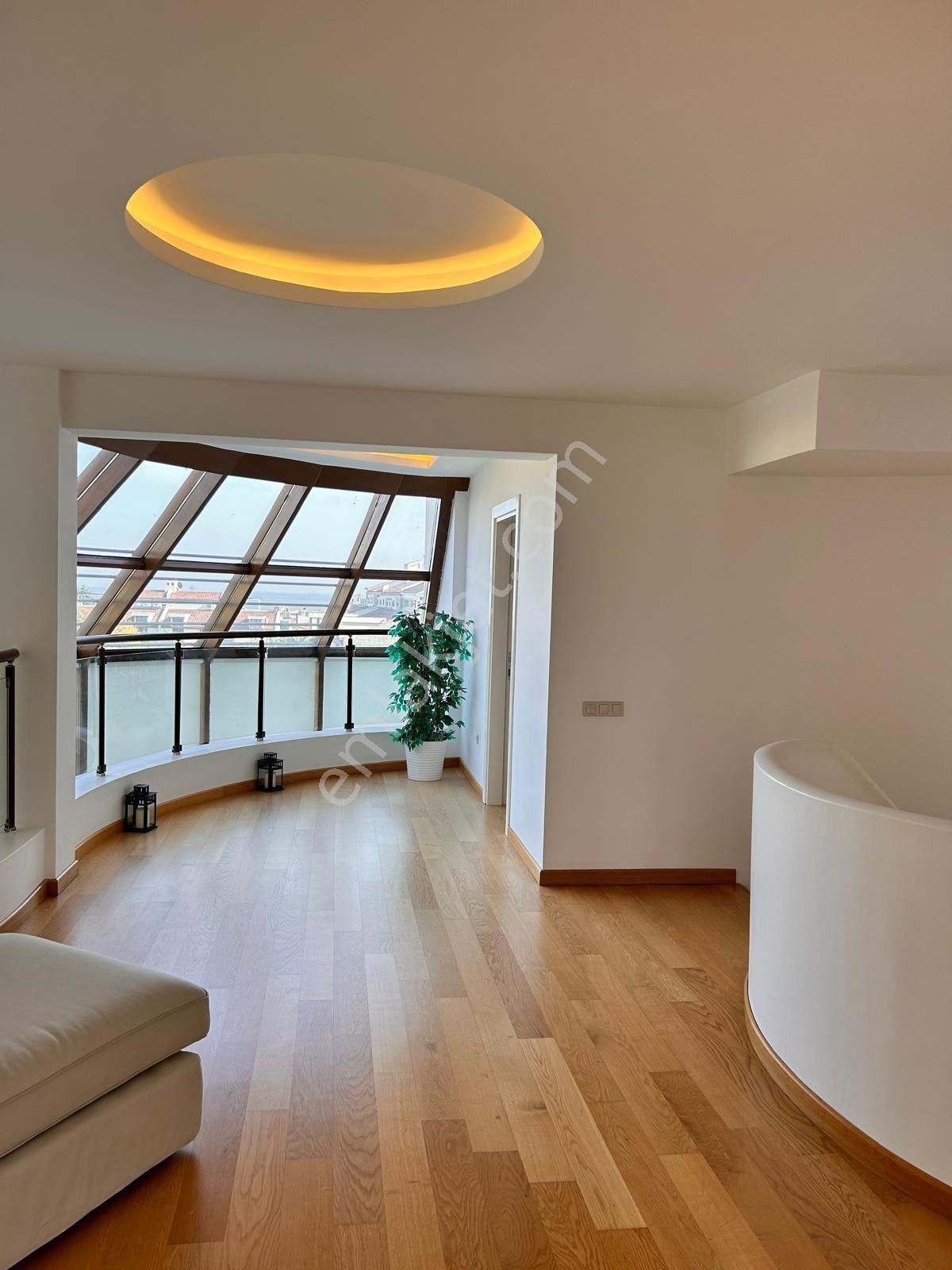 Silivri'de Acil Satılık Villa Site İçinde