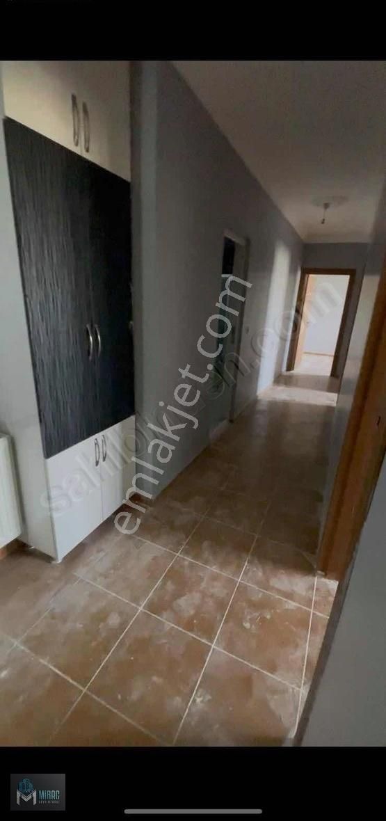 Bahçeşehir Koleji Arkası Kiralık 2+1 Yüksek Giriş