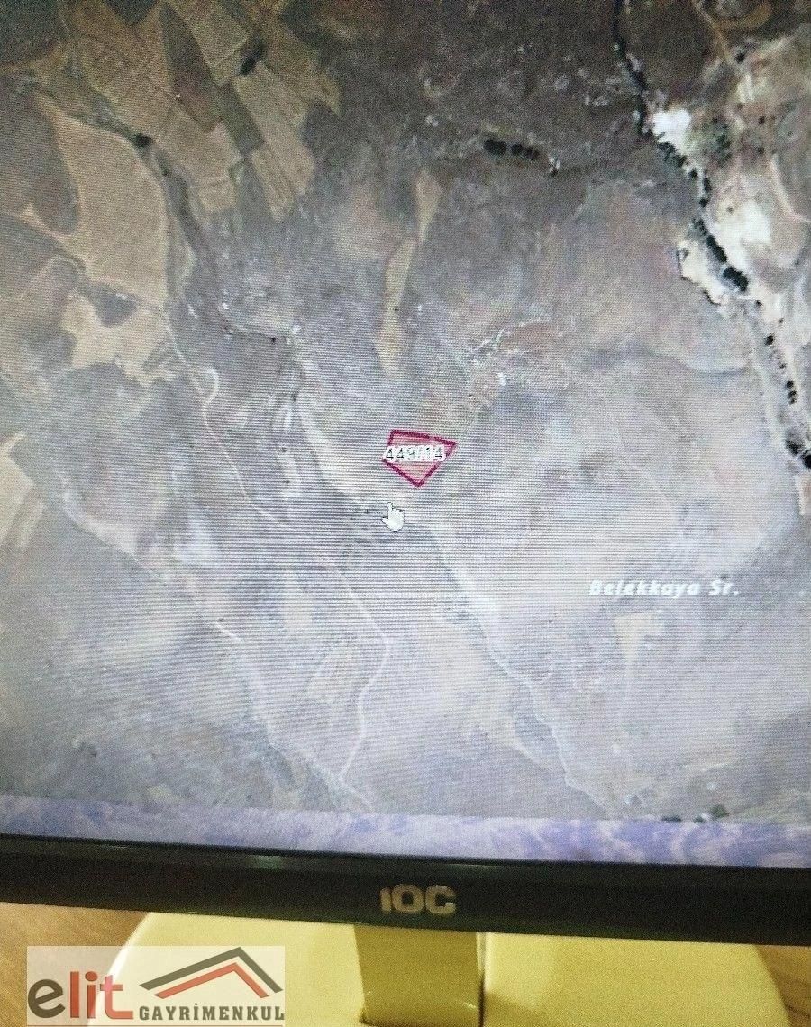 Elit Gayrimenkul Den Korkuteli Taşkesiği Mevkide Satılık 4529metre Kare Tarla