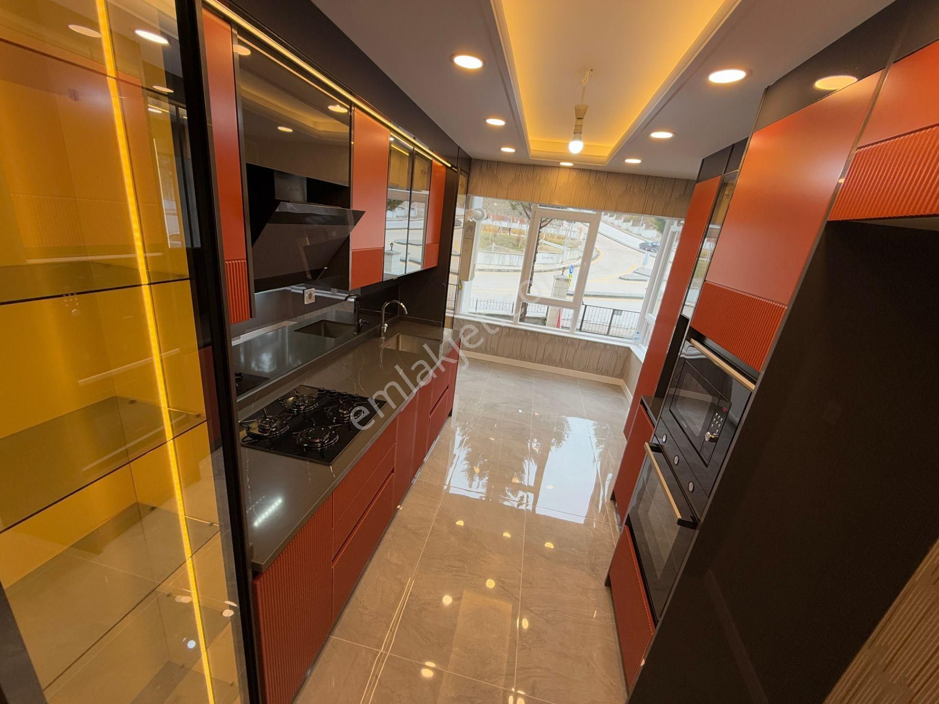 Etimesgut Oğuzlar Mah Asansorlü 1.arakat 125m2 3+1 Satılık Daire