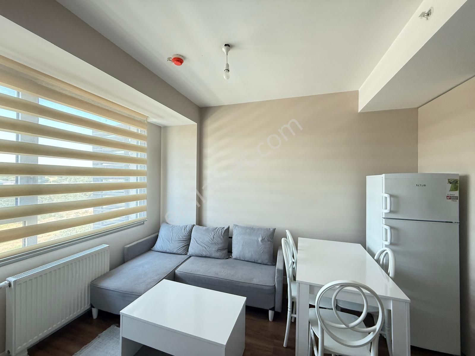 Satış Ve Kiralama Ofisinden Boş Eşyalı Kiralık 1+1 Daire