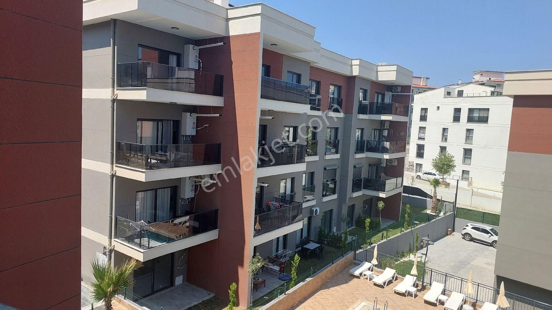 Kuşadası Değirmenderede Havuzlu Sitede Yerden Isıtmalı Satılık 2+1 85 M2 Sıfır Daire