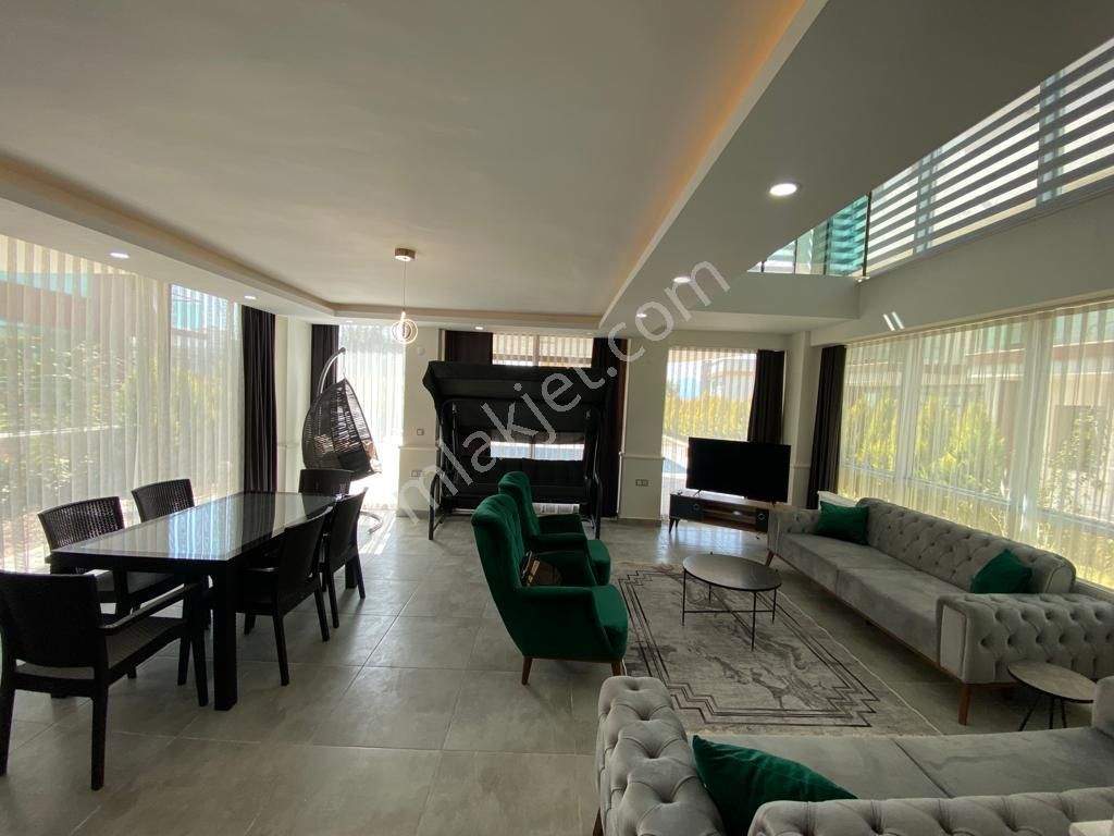 Aclass'dan Kusadasında Satılık Özel Havuz / Otopark 500 M2 Bahçe-asansorlu-5+1 Tamamı Müstakil - Görsel 23