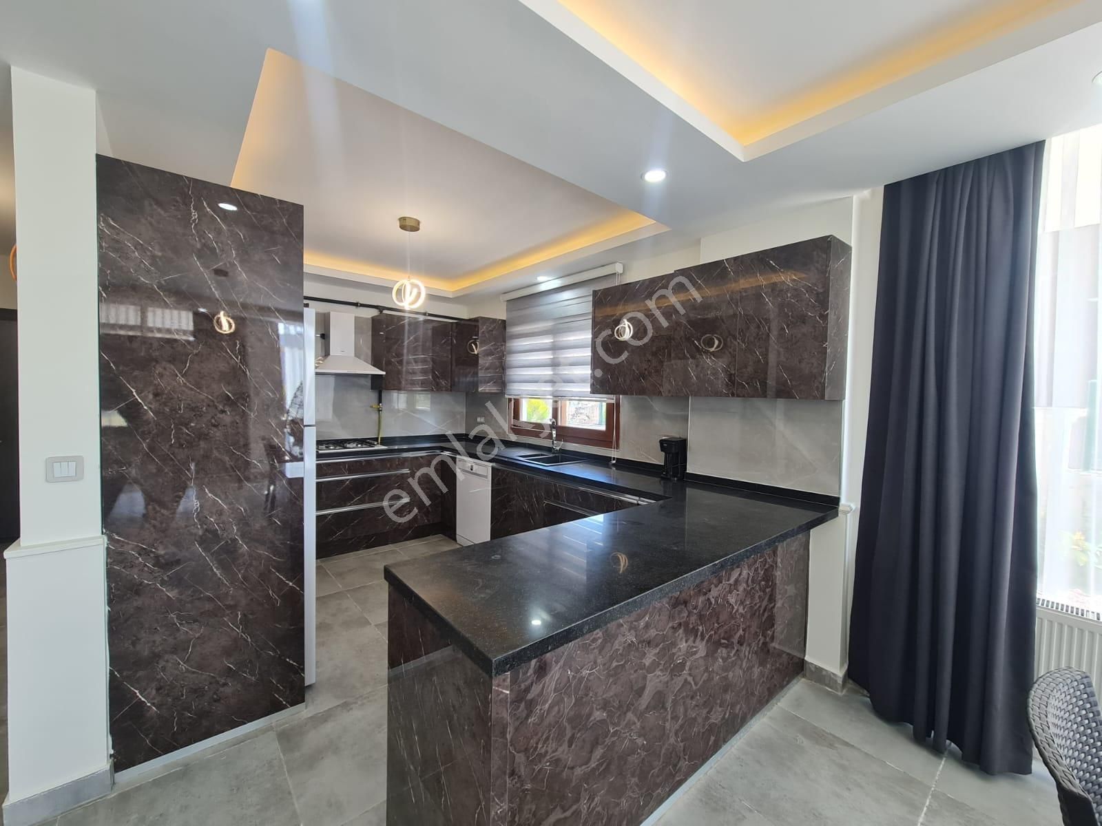 Aclass'dan Kusadasında Satılık Özel Havuz / Otopark 500 M2 Bahçe-asansorlu-5+1 Tamamı Müstakil - Görsel 27