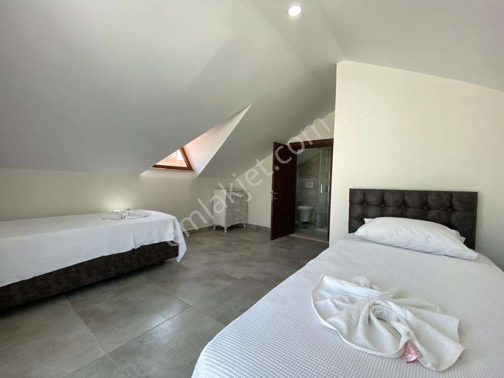 Aclass'dan Kusadasında Satılık Özel Havuz / Otopark 500 M2 Bahçe-asansorlu-5+1 Tamamı Müstakil - Görsel 22