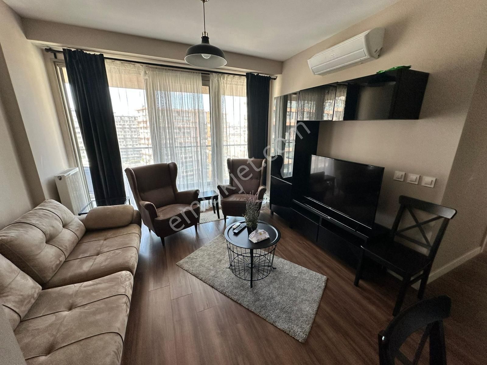 Satış Ve Kiralama Ofisinden Eşyalı Balkonlu Kiralık 2+1 Daire