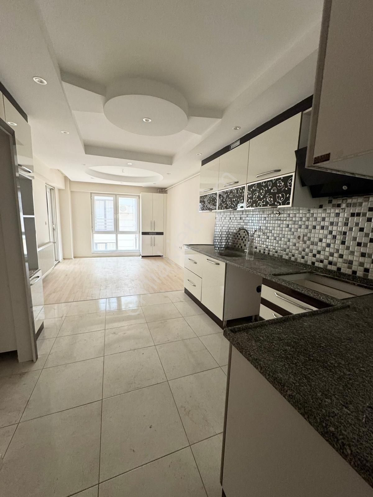 Sırakapılar Mah. 3+1 140m2 Arakat Çift Balkonlu Daire