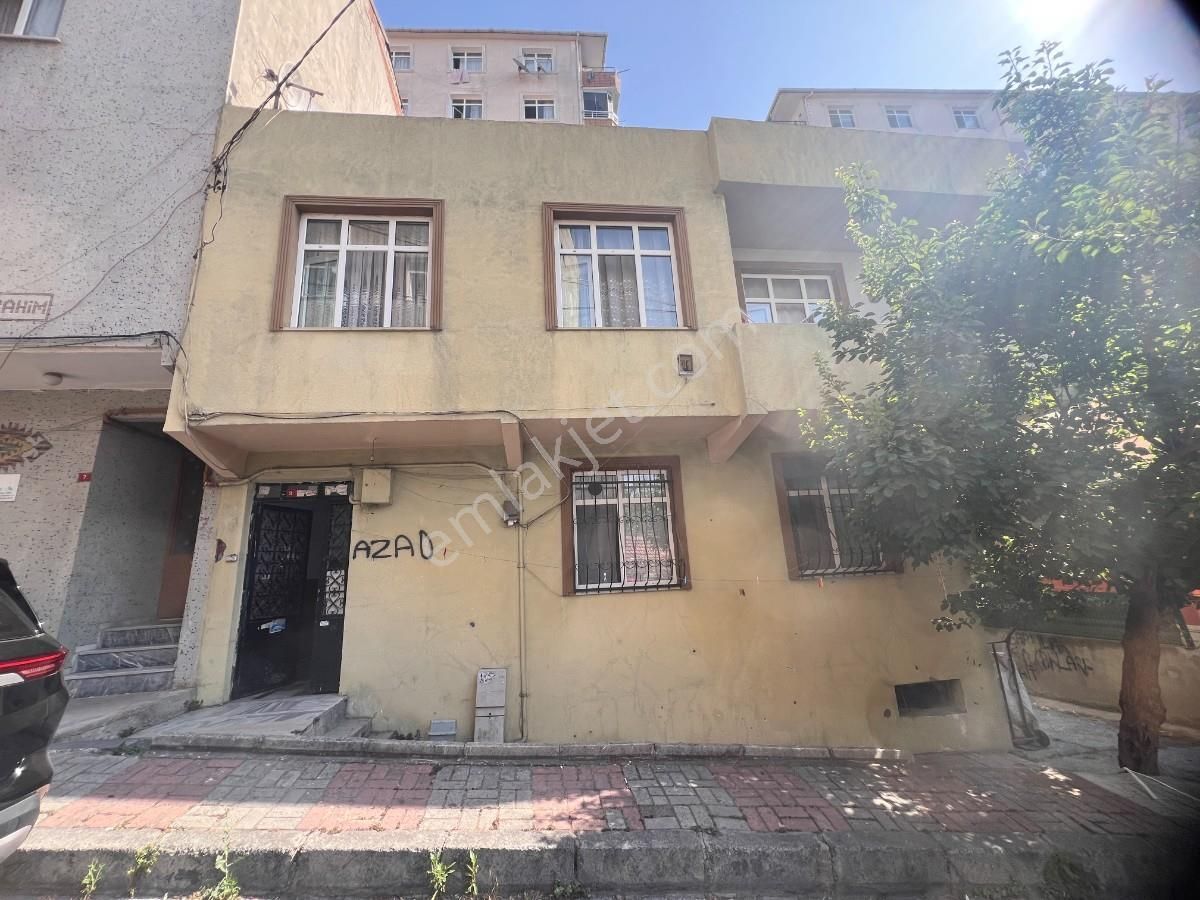Sefaköy Teyfik Bey Mah.müstakil Tapulu 123m2 Arsa Ve Binası
