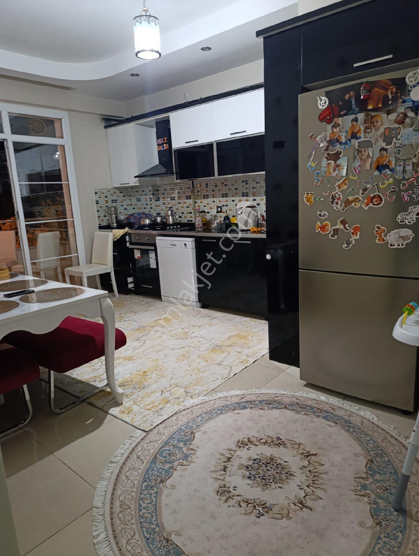 Bağcılar Havalanı Kavşağında Trafik Eğitim Parkı Karşısında Bulunan 3+1satılık Daire