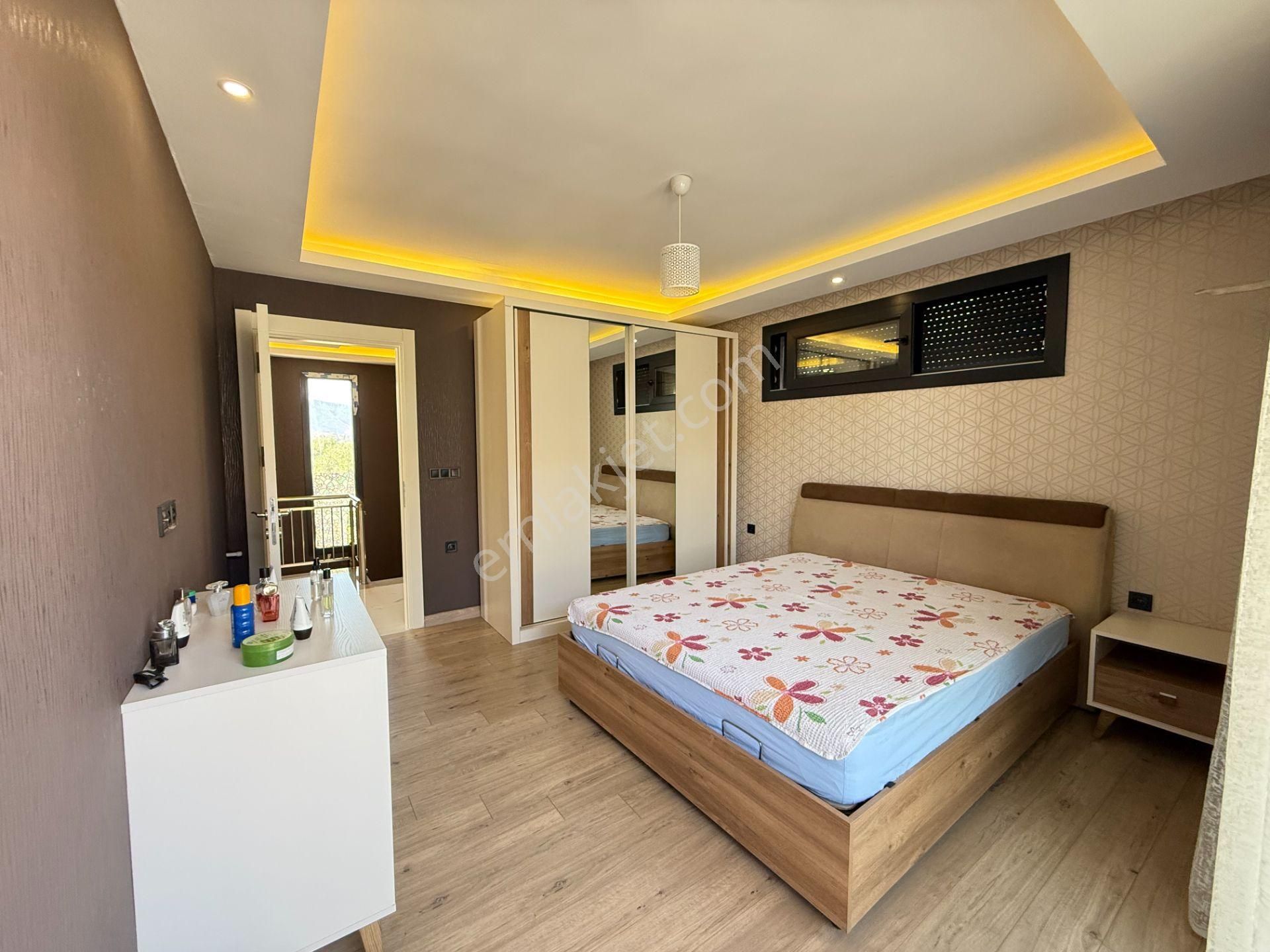 Seferihisar Doğanbey'de Satılık Sıfır Lüks Yapılı 3+1 Havuzlu Villa - Görsel 27