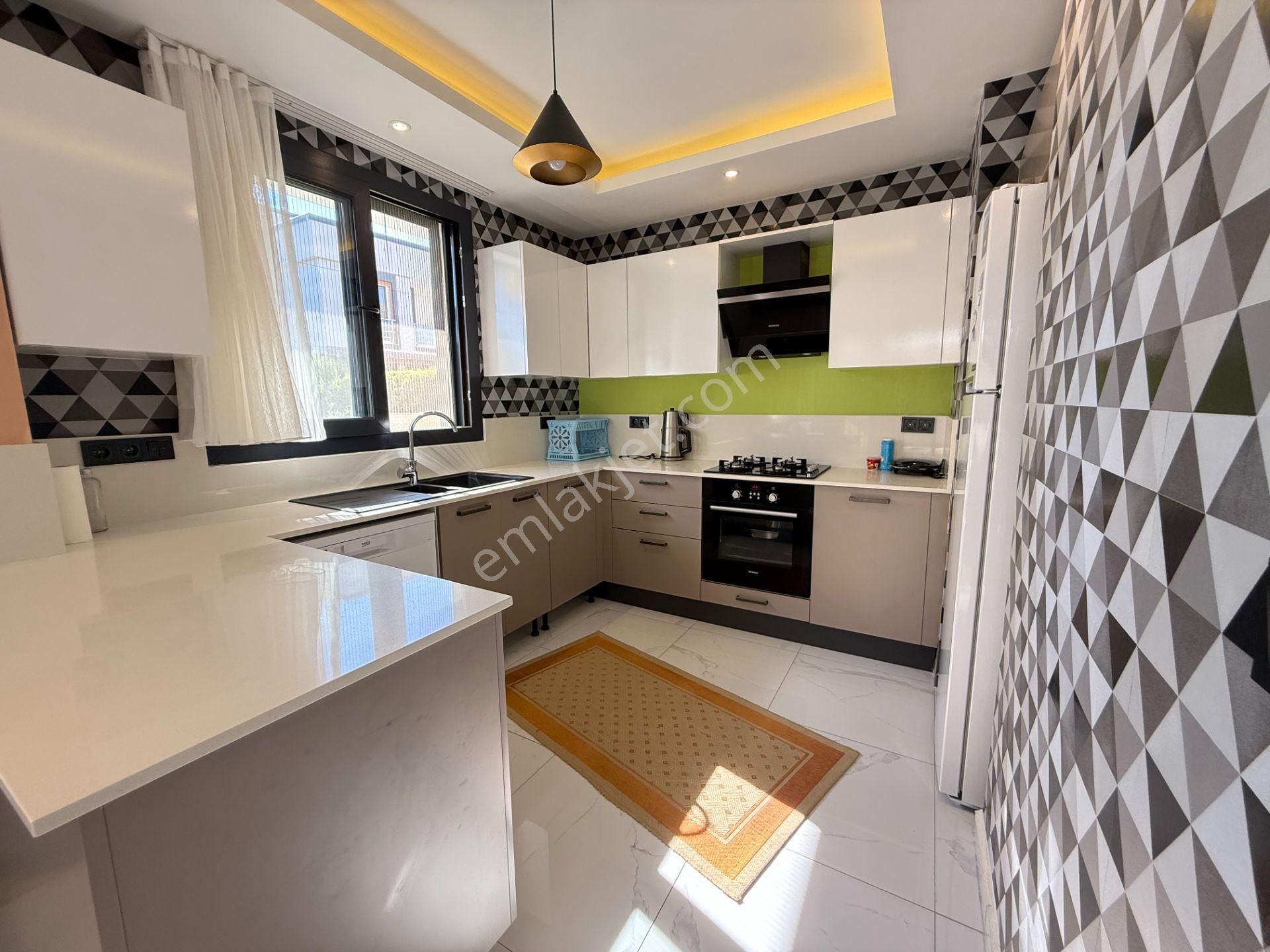 Seferihisar Doğanbey'de Satılık Sıfır Lüks Yapılı 3+1 Havuzlu Villa - Görsel 20