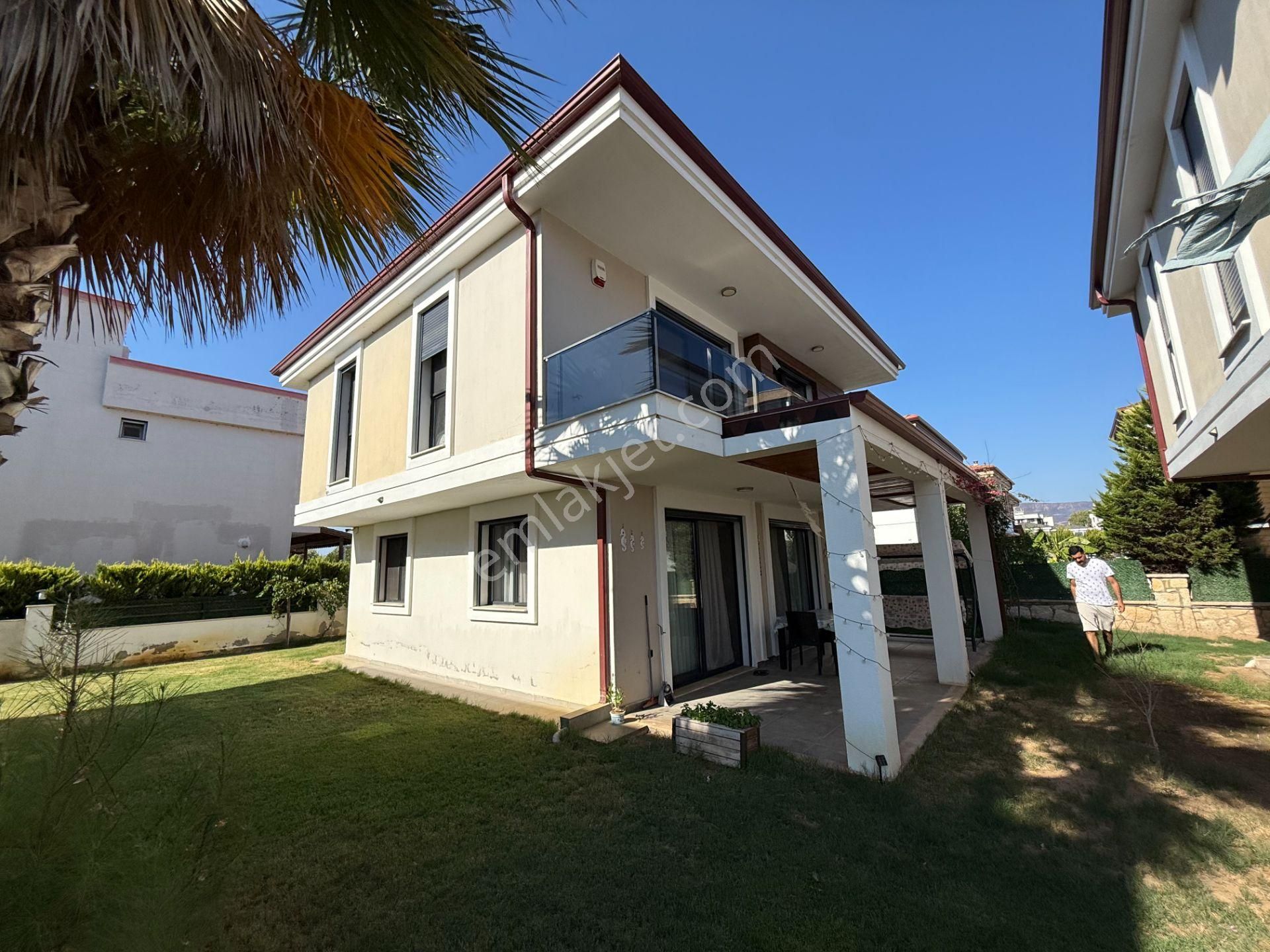 Seferihisar Doğanbey'de Satılık Sıfır Lüks Yapılı 3+1 Havuzlu Villa - Görsel 11