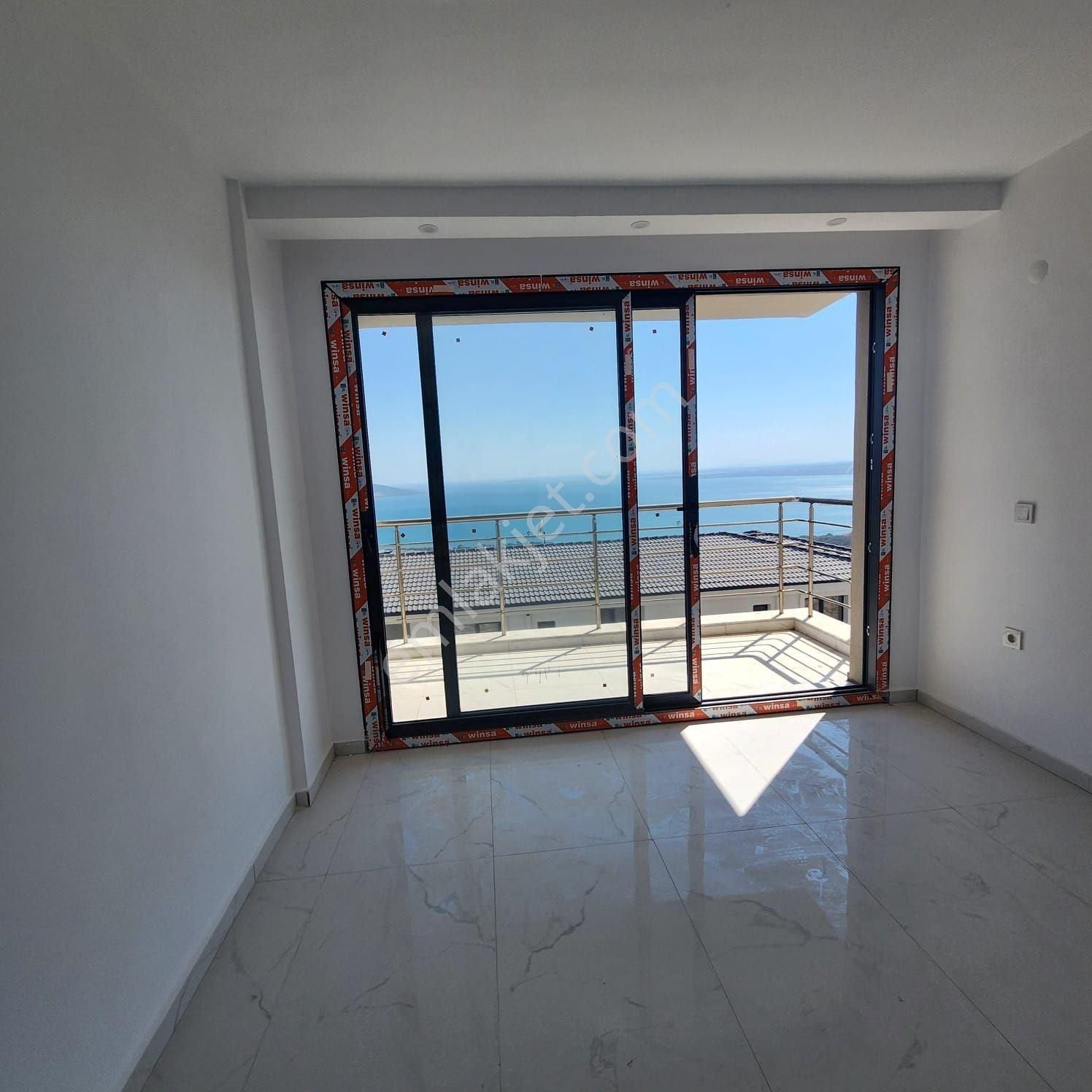 Akbükte Havuzlu Sitede Balkonlu Full Deniz Manzaralı Sıfır 2+1 - Görsel 8