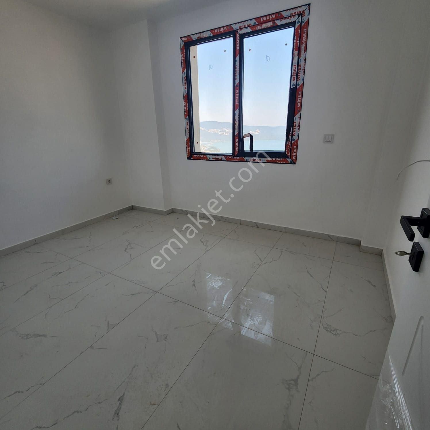 Akbükte Havuzlu Sitede Balkonlu Full Deniz Manzaralı Sıfır 2+1 - Görsel 18