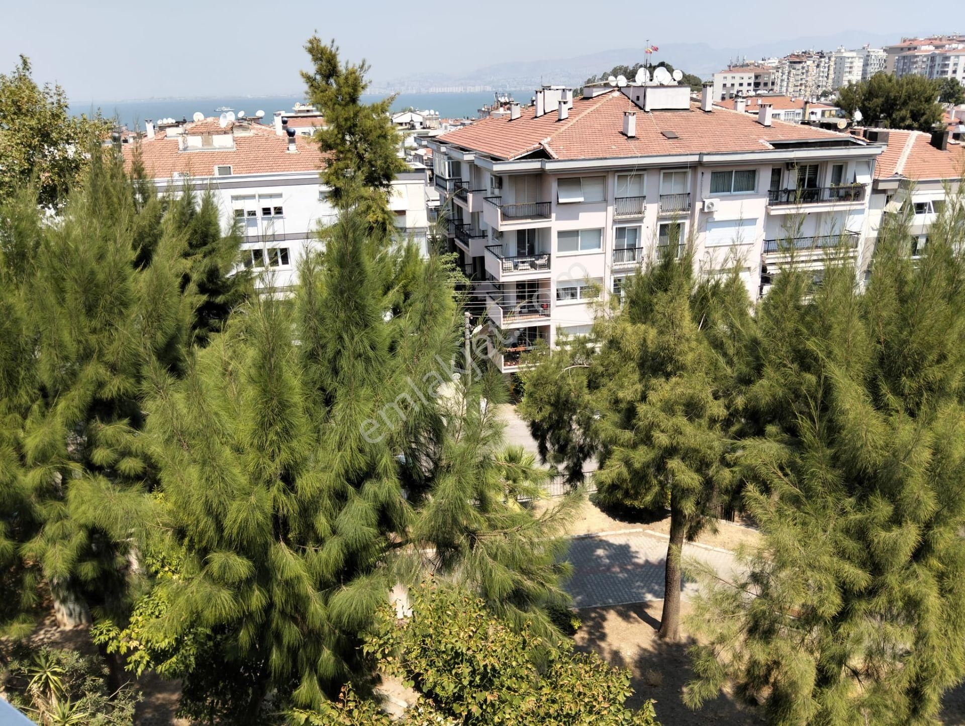 Amerikan Koleji Yakını Park-deniz Manzaralı Doğalgazlı 2+1