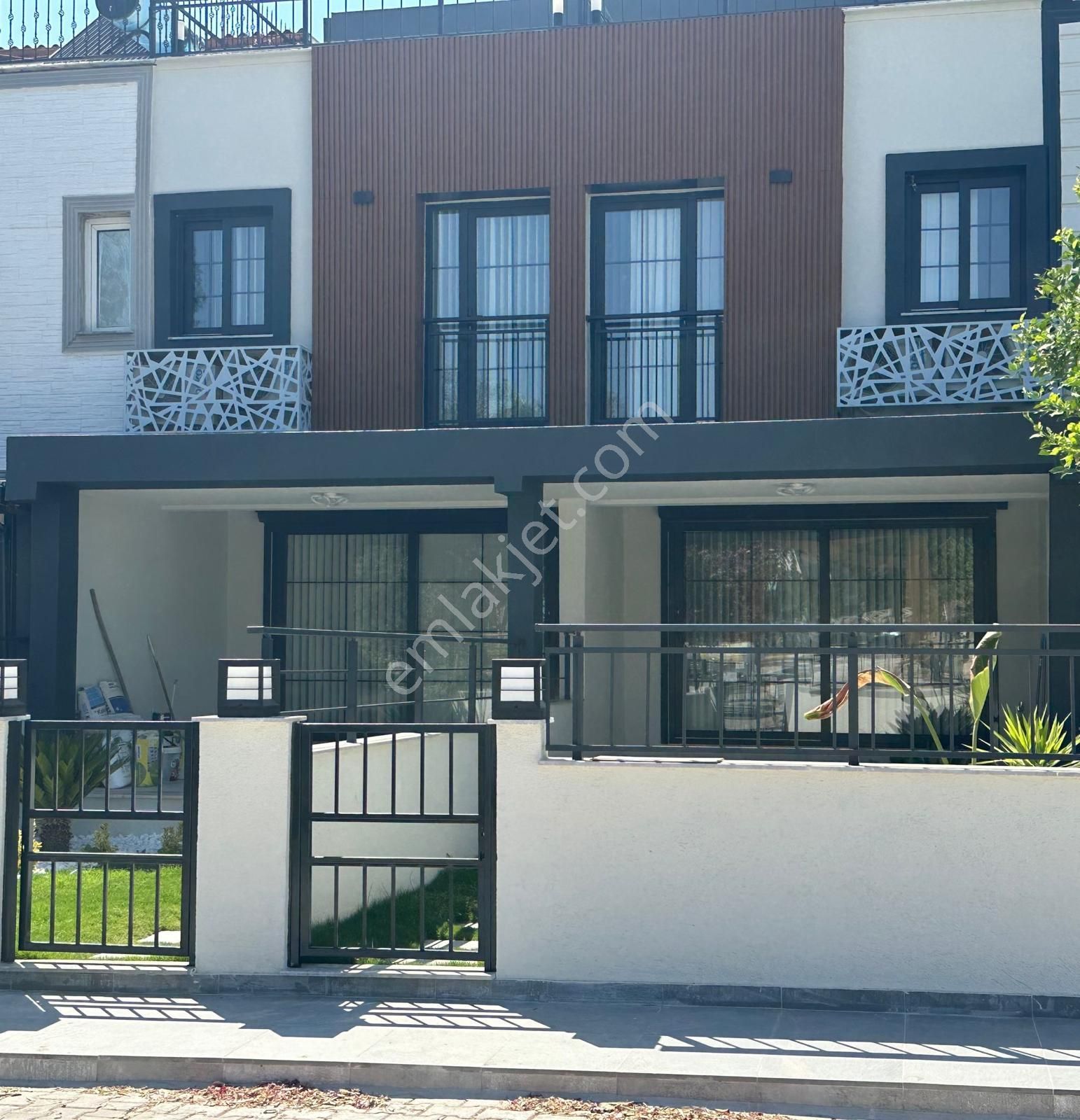 🌿 Plaja 300 Metre Sıfır Eşyalı 4+1 Villa