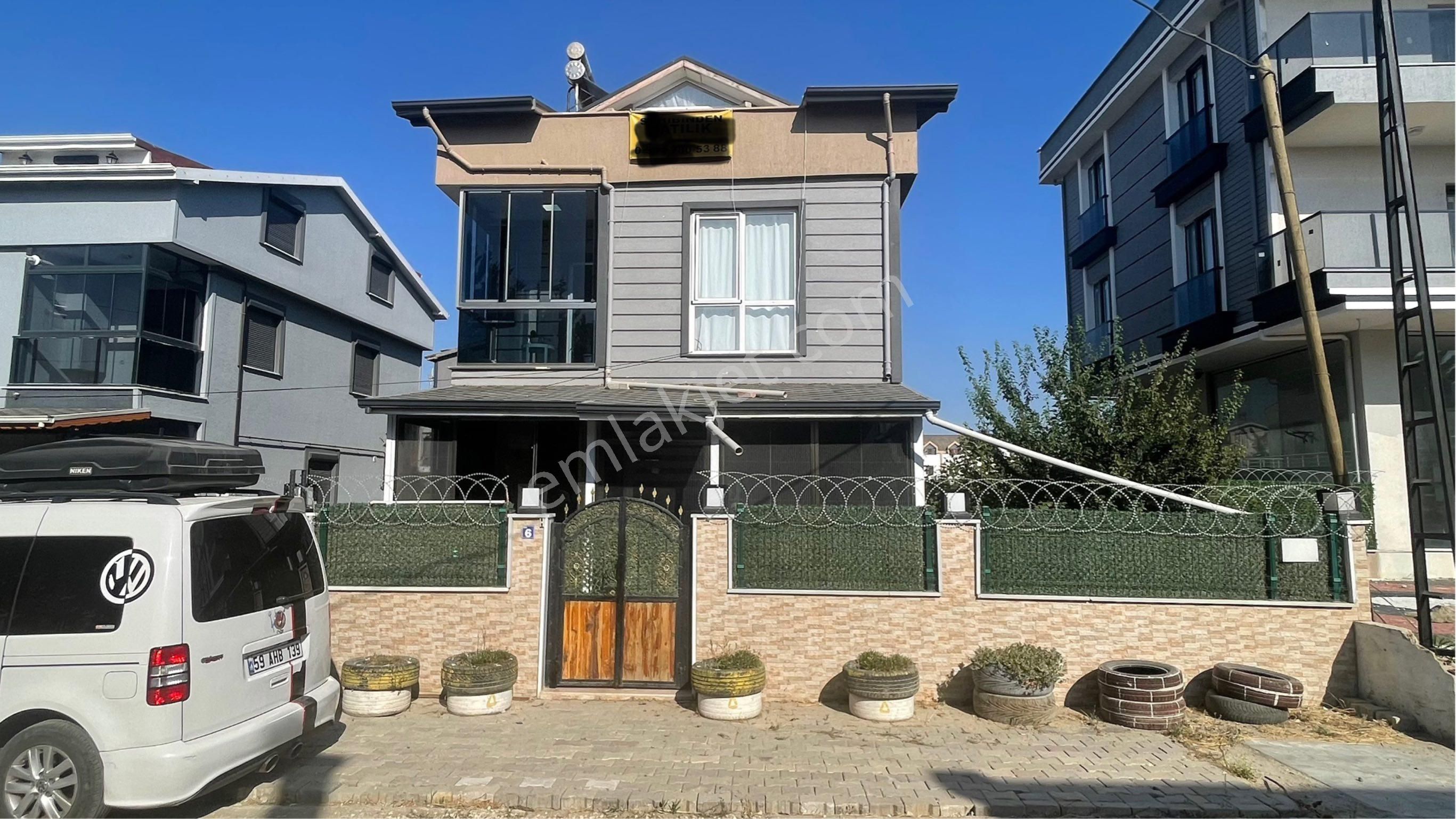 Yeniçiftlik'de Denize 200 Metre Mesafede - Eşyalı Müstakil 4+1 Lüx Villa