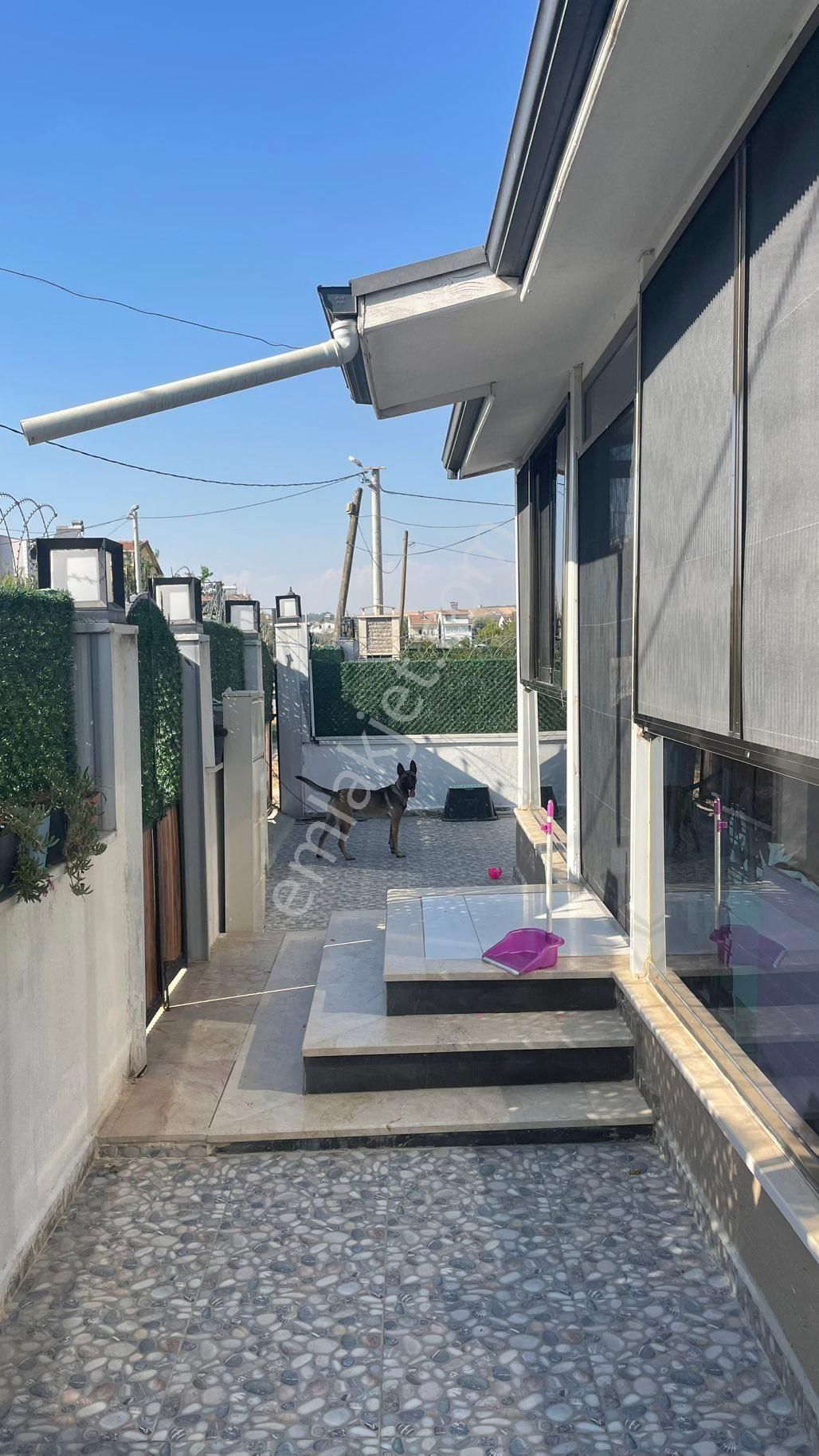 Yeniçiftlik'de Denize 200 Metre Mesafede - Eşyalı Müstakil 4+1 Lüx Villa - Görsel 3