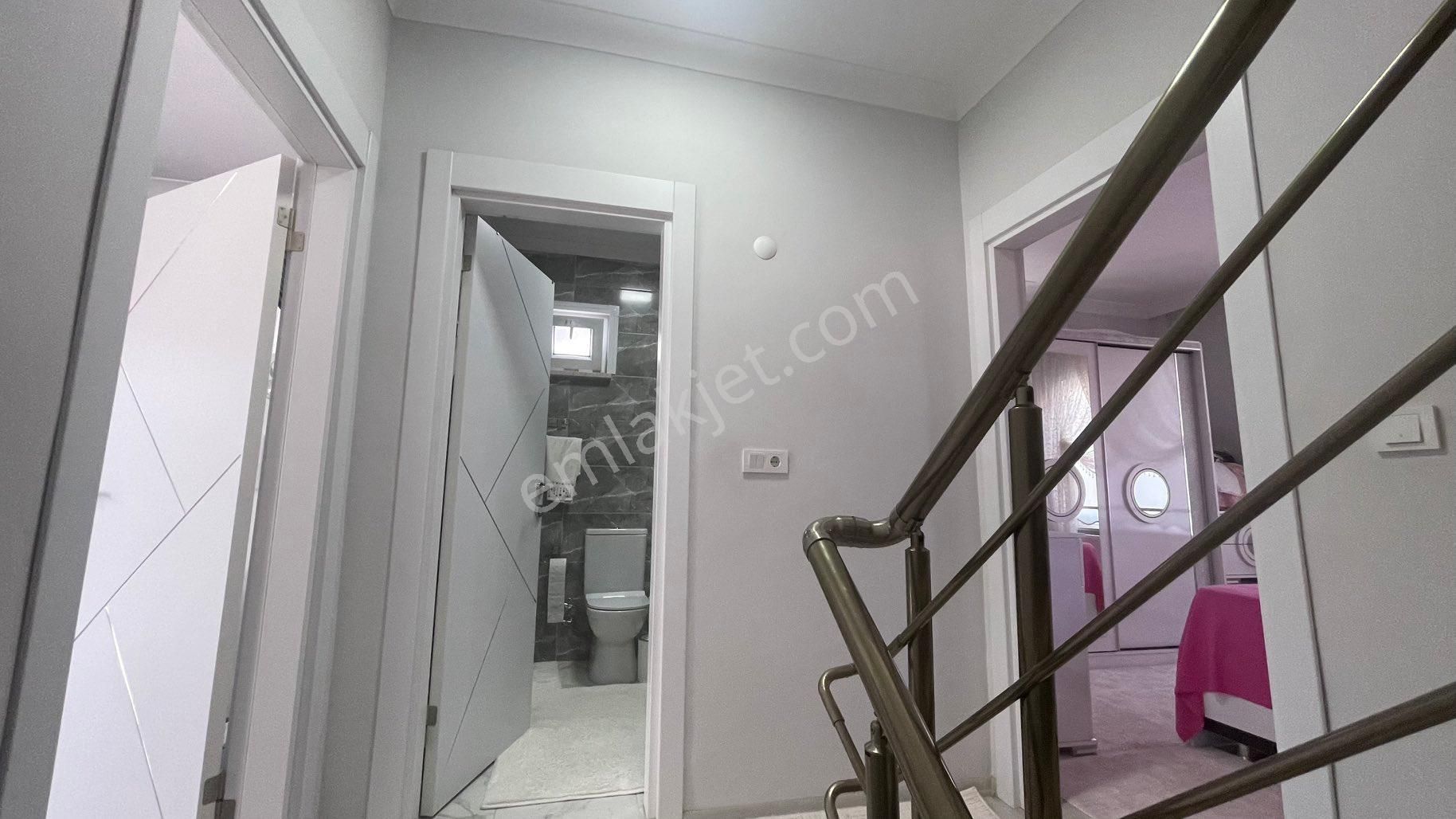 Yeniçiftlik'de Denize 200 Metre Mesafede - Eşyalı Müstakil 4+1 Lüx Villa - Görsel 24