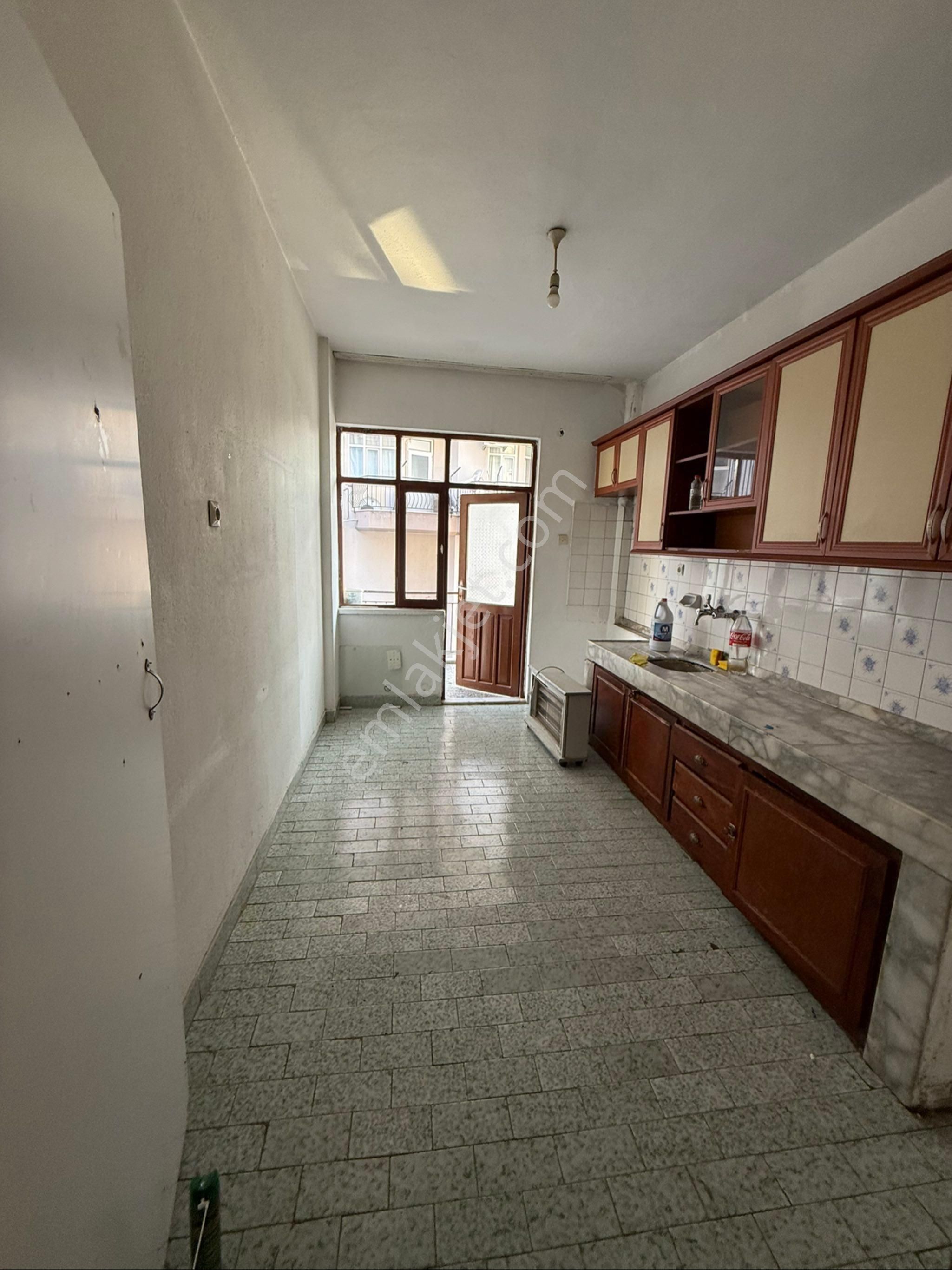 Aşağı Pazarcı Mahallesinde Kiralık 3+1 Arakat Daire