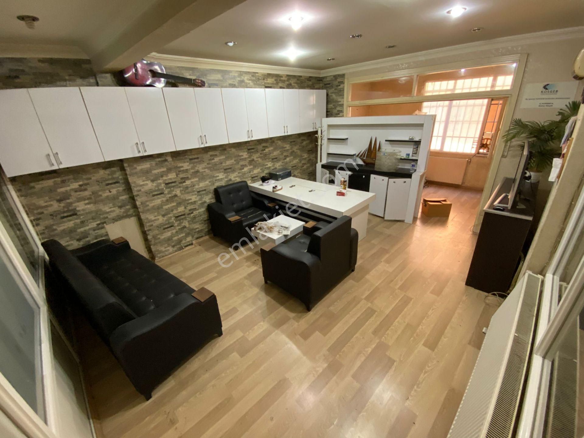 Home'dan İsmetpaşa Mah'de Tramvayın Dibinde Kiralık 550m2 Dükkan Her İşe Uygundur.