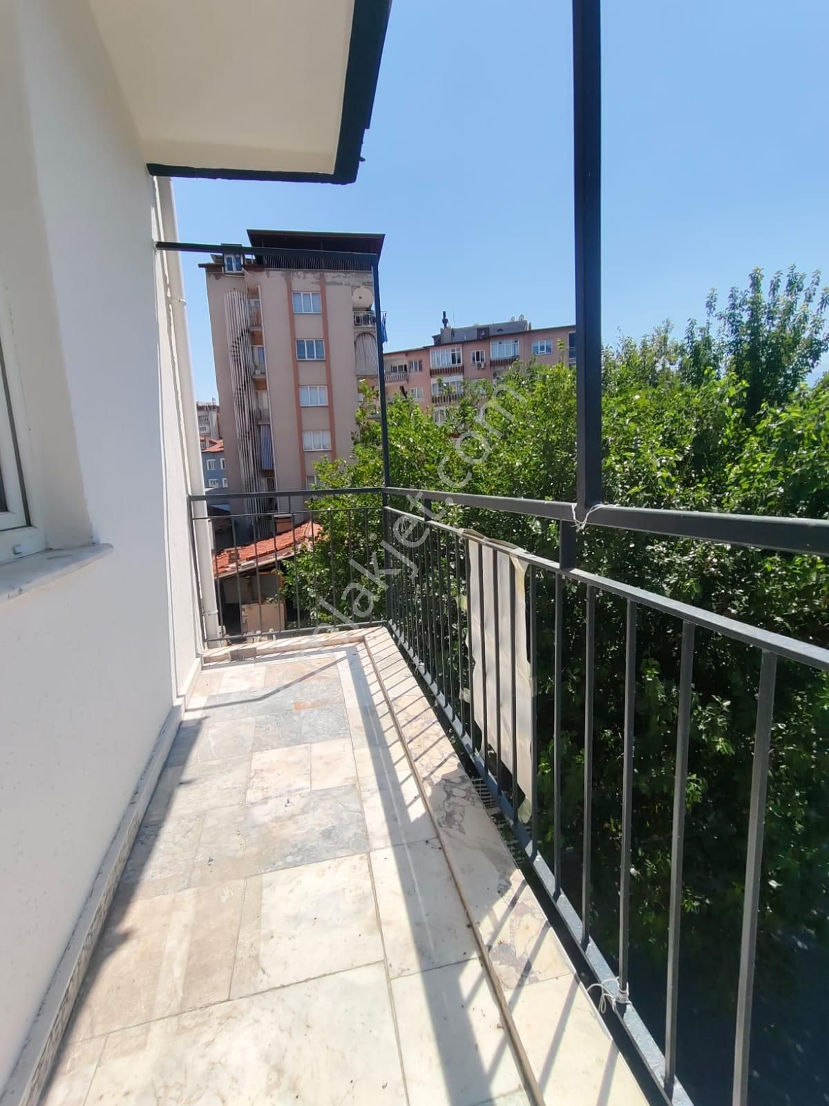 Devlet Hastanesi Yanı Arakat Asansörlü 3+1 Daire - Görsel 32