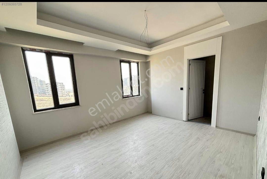 Onkolojide 3.5+1 Kiralık Daire Ara Kat Memur Şartli