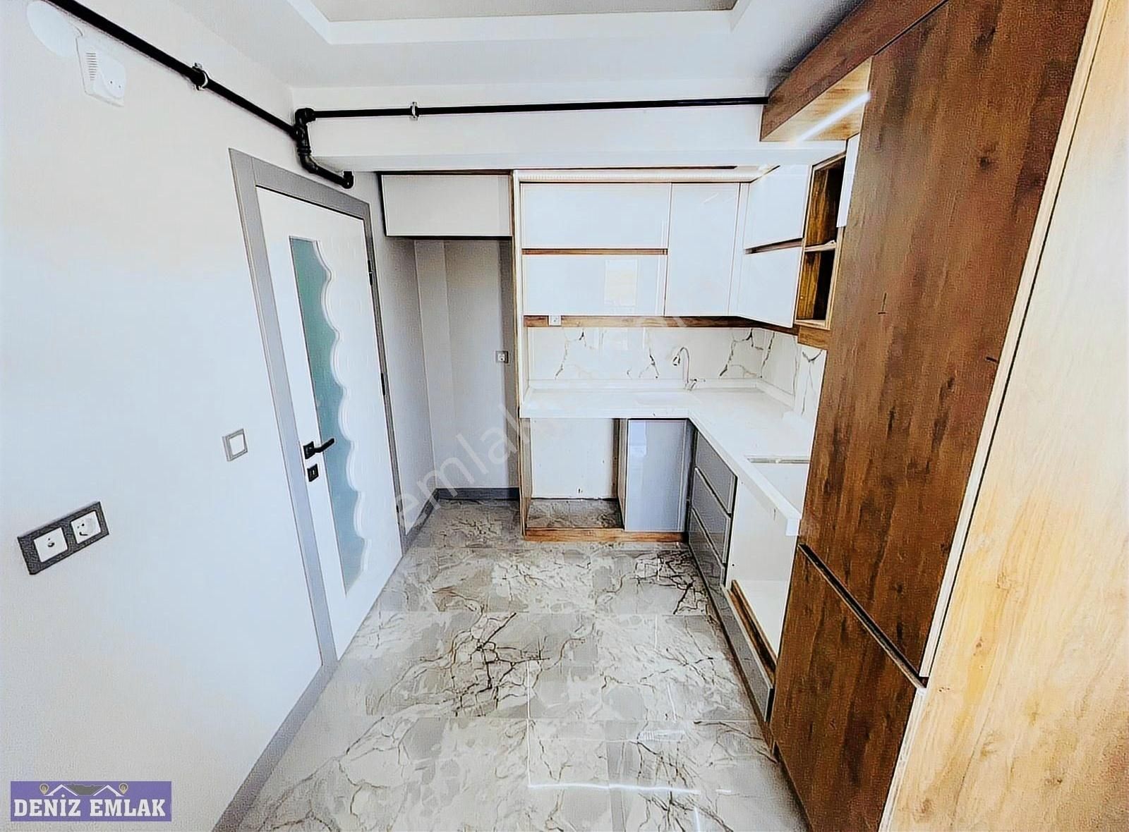 Denizden Yüksek Kredi İmkanıyla Geniş Lüks Yüksek Giriş 2+1