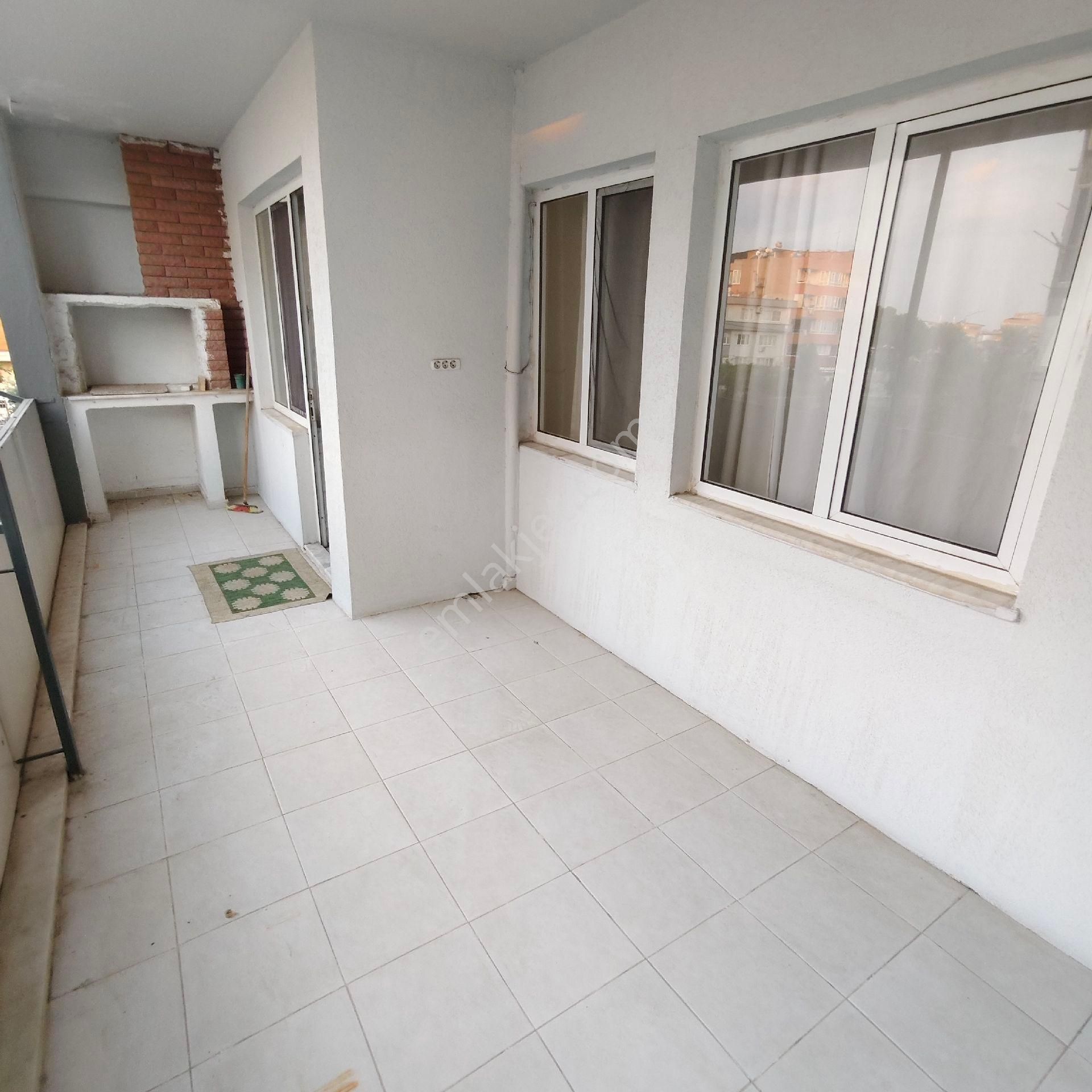 Yeni Mahalle Ara Kat Site İçi Daire