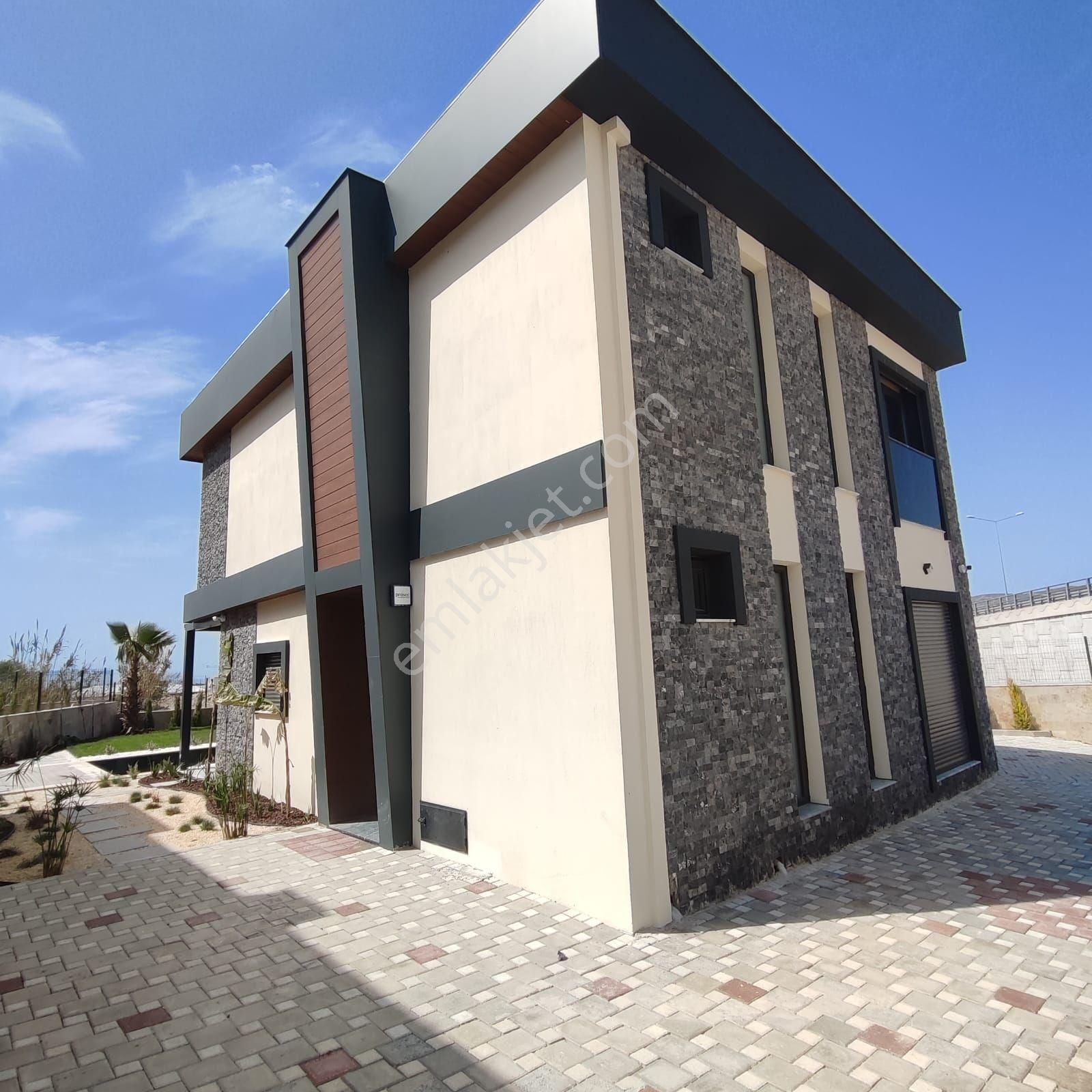 Kuşadası Avm Bölgesinde 4+1 Özel Havuzlu Lux Villa - Görsel 3