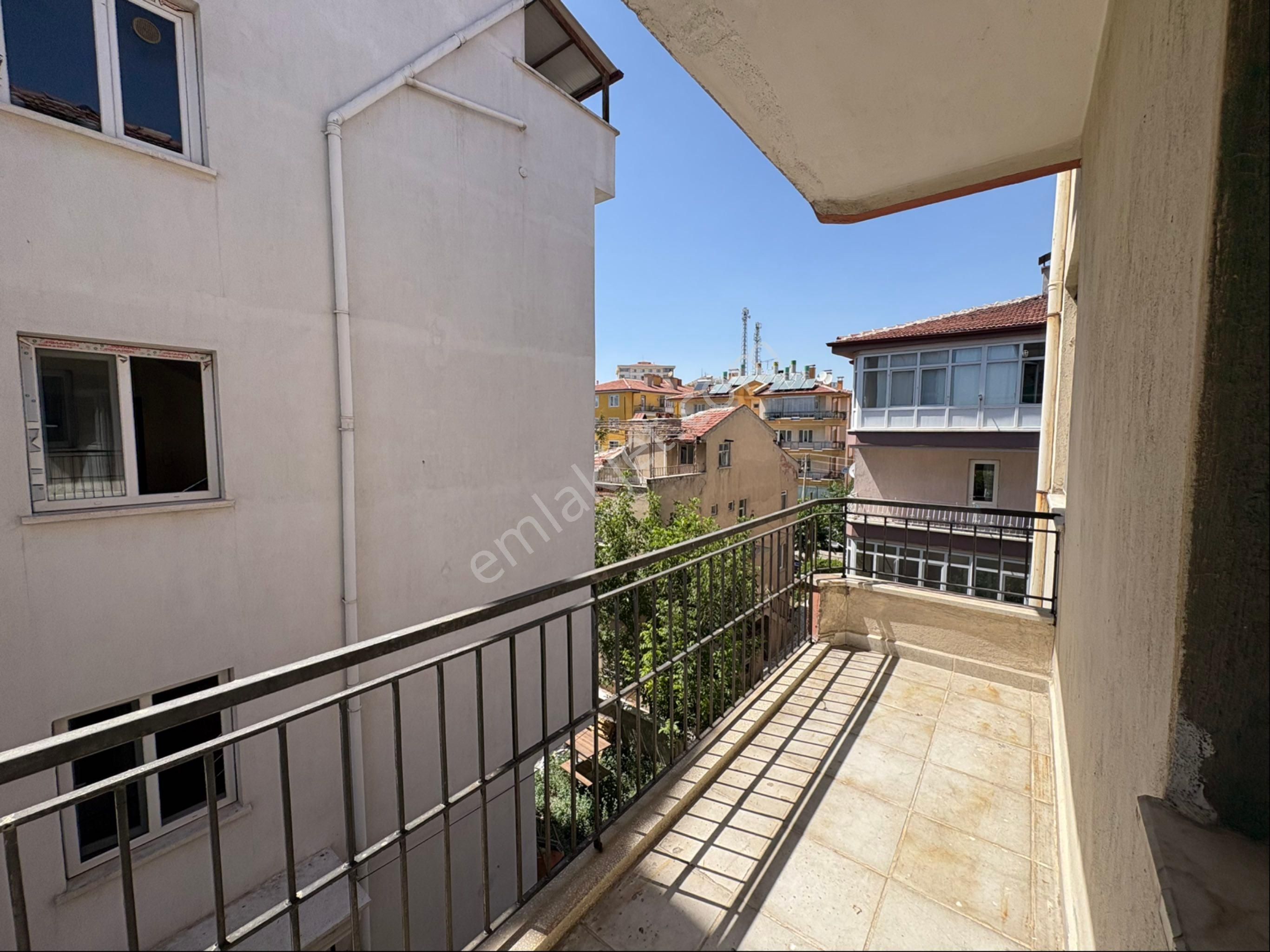 Adliye Ve Cezaevi Anayolu Üzeri Satılık Daire - Görsel 11