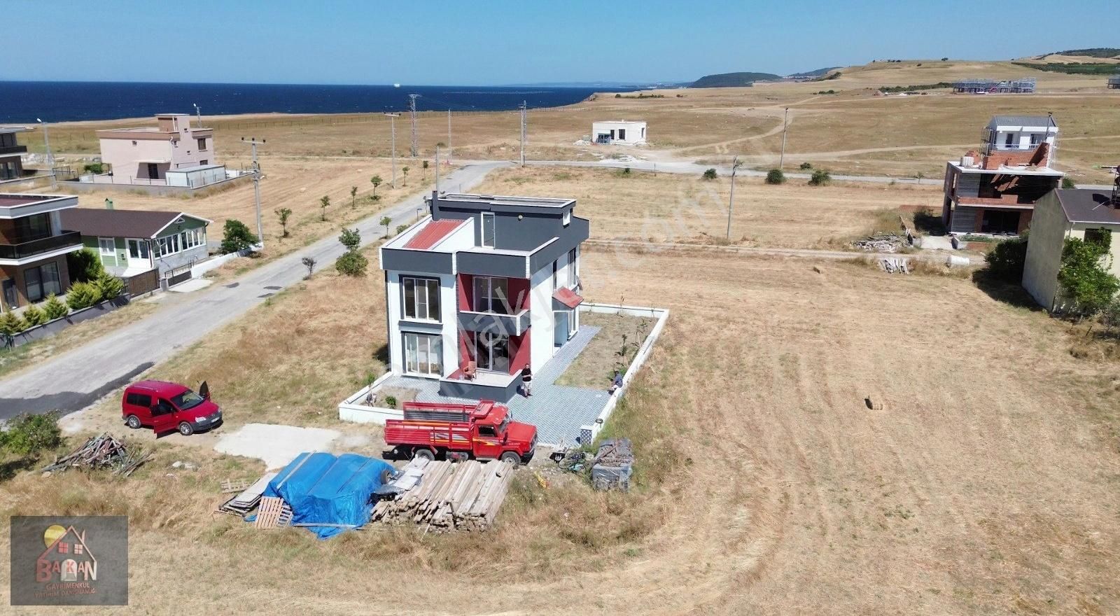 Adatepe'de Satılık 5+1 Deniz Manzaralı Müstakil Villa