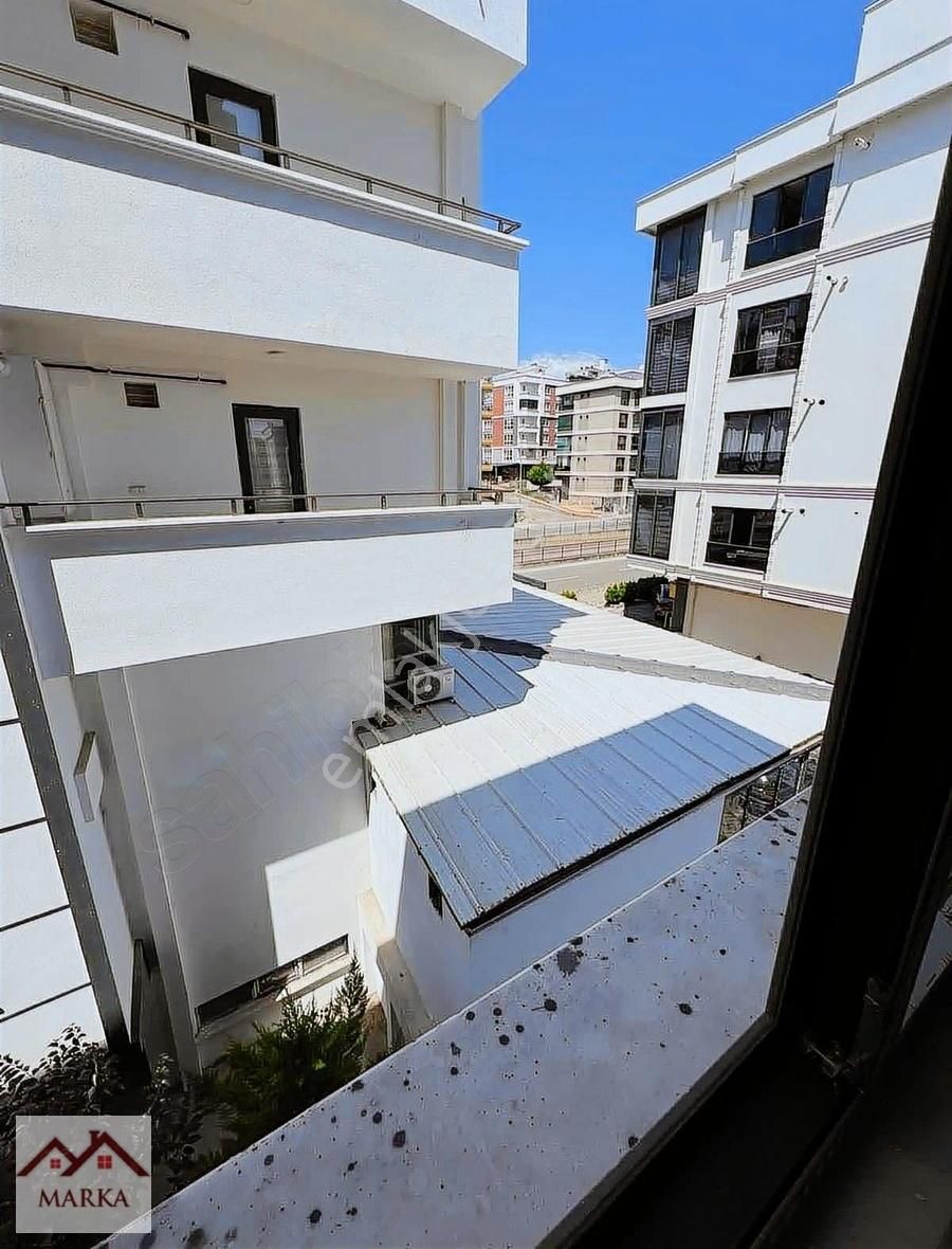 Körfez'de Tramvay Durağının Yanında Denize 100m Kiralık Lüx 1+1