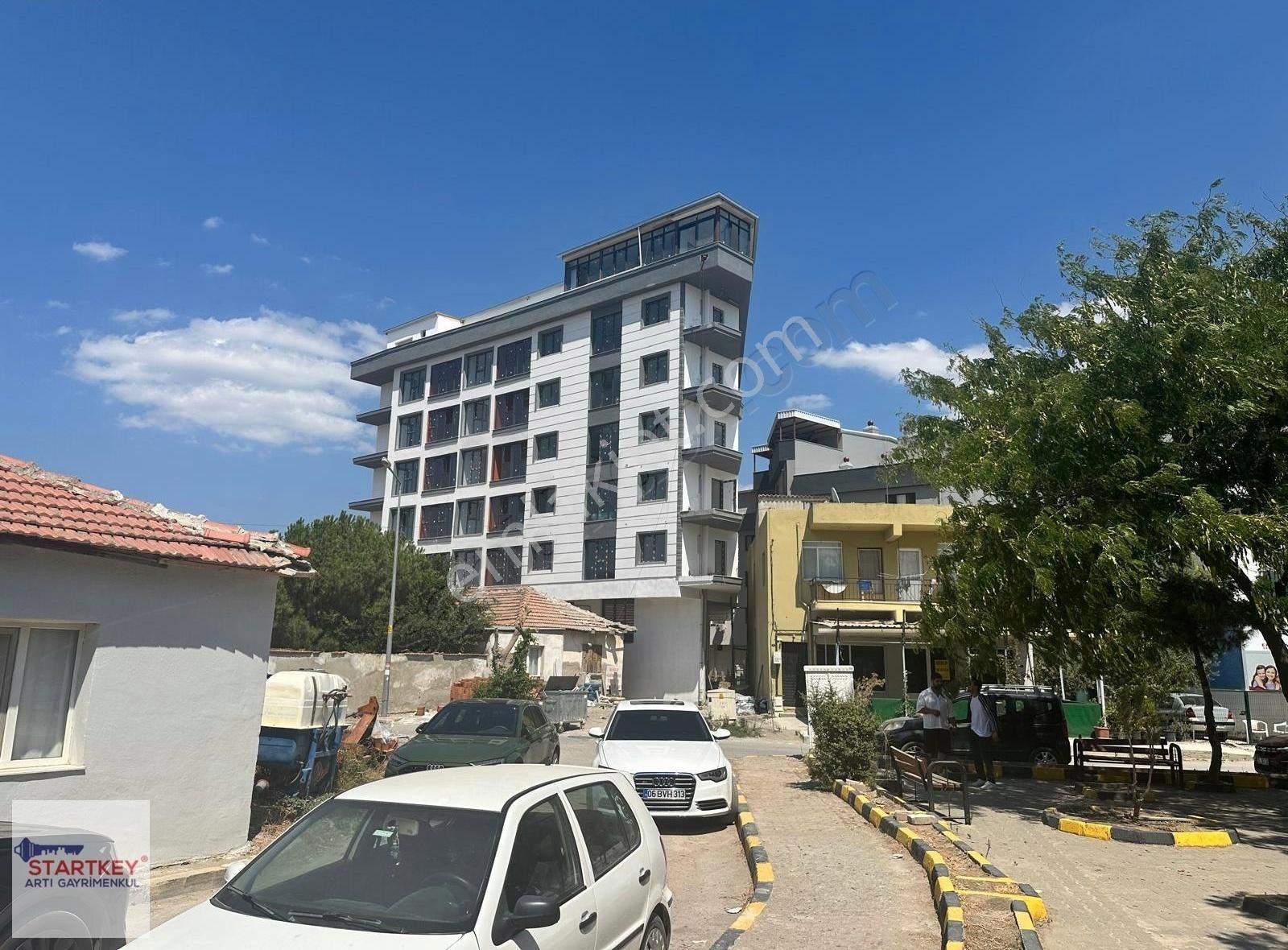 Menemen Seyrek Merkez De Üniversite Yakını Satılık 1+1 Daire