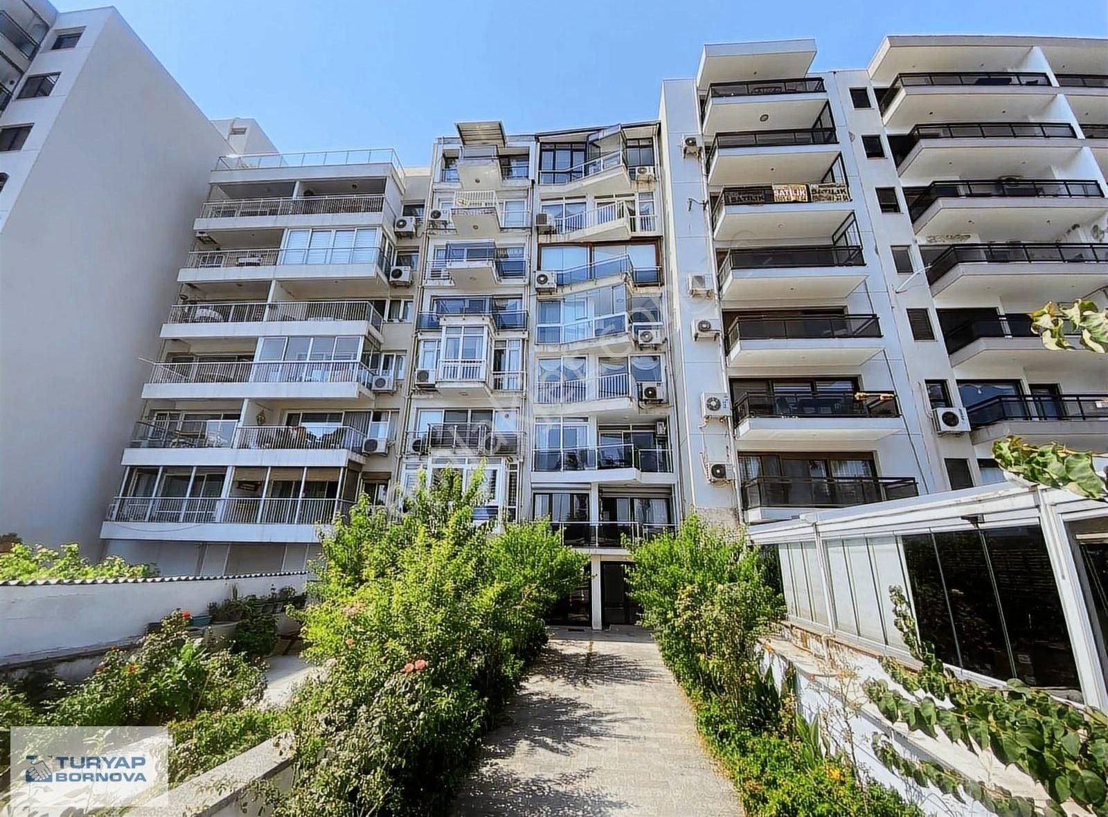 Göztepe Sahil Şeridi Üzeri 3+1 Çift Cephe Satılık Daire