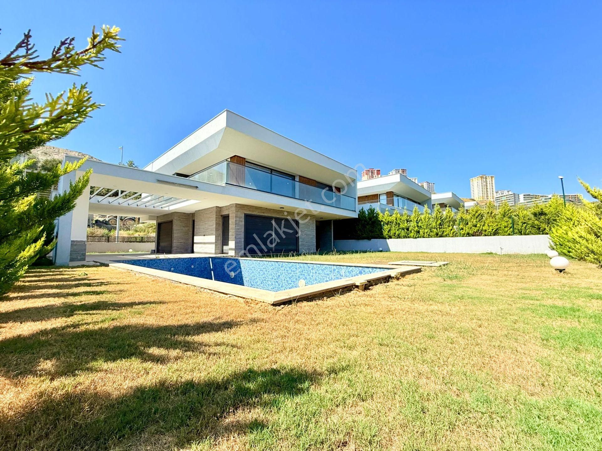 Merkeze Yakın-7/24 Güvenlik-özel Havuz/otopark-500 M2 Bahçe-vrf-ultra Lüx-5+1-tamamı Müstakil - Görsel 8