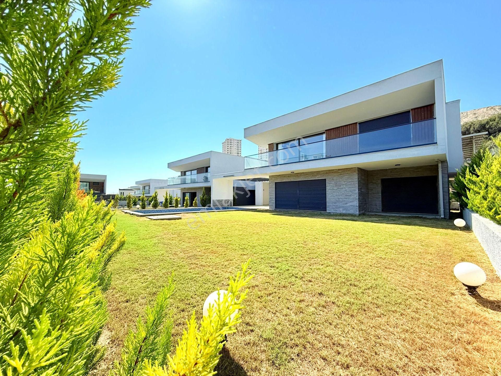 Merkeze Yakın-7/24 Güvenlik-özel Havuz/otopark-500 M2 Bahçe-vrf-ultra Lüx-5+1-tamamı Müstakil - Görsel 2