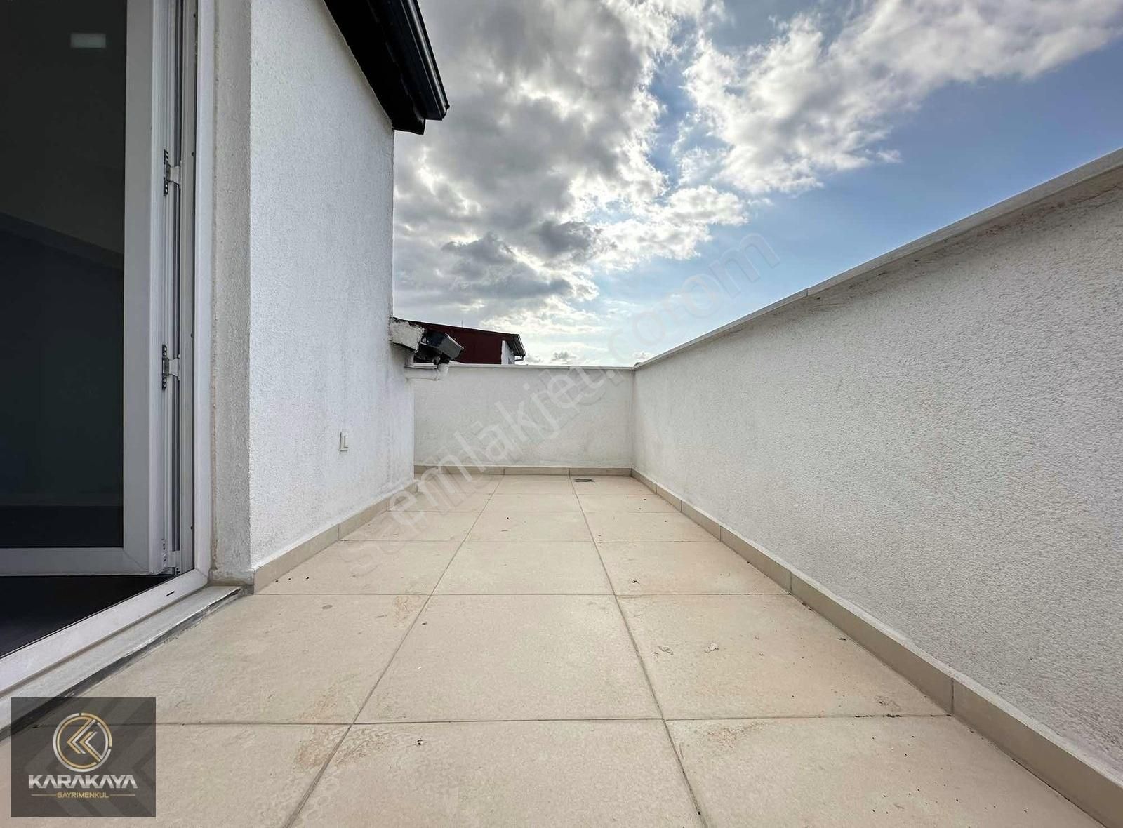 Nenehatun Mah 4+1 190 M² Kapalı Otoparklı Çatı Dublex