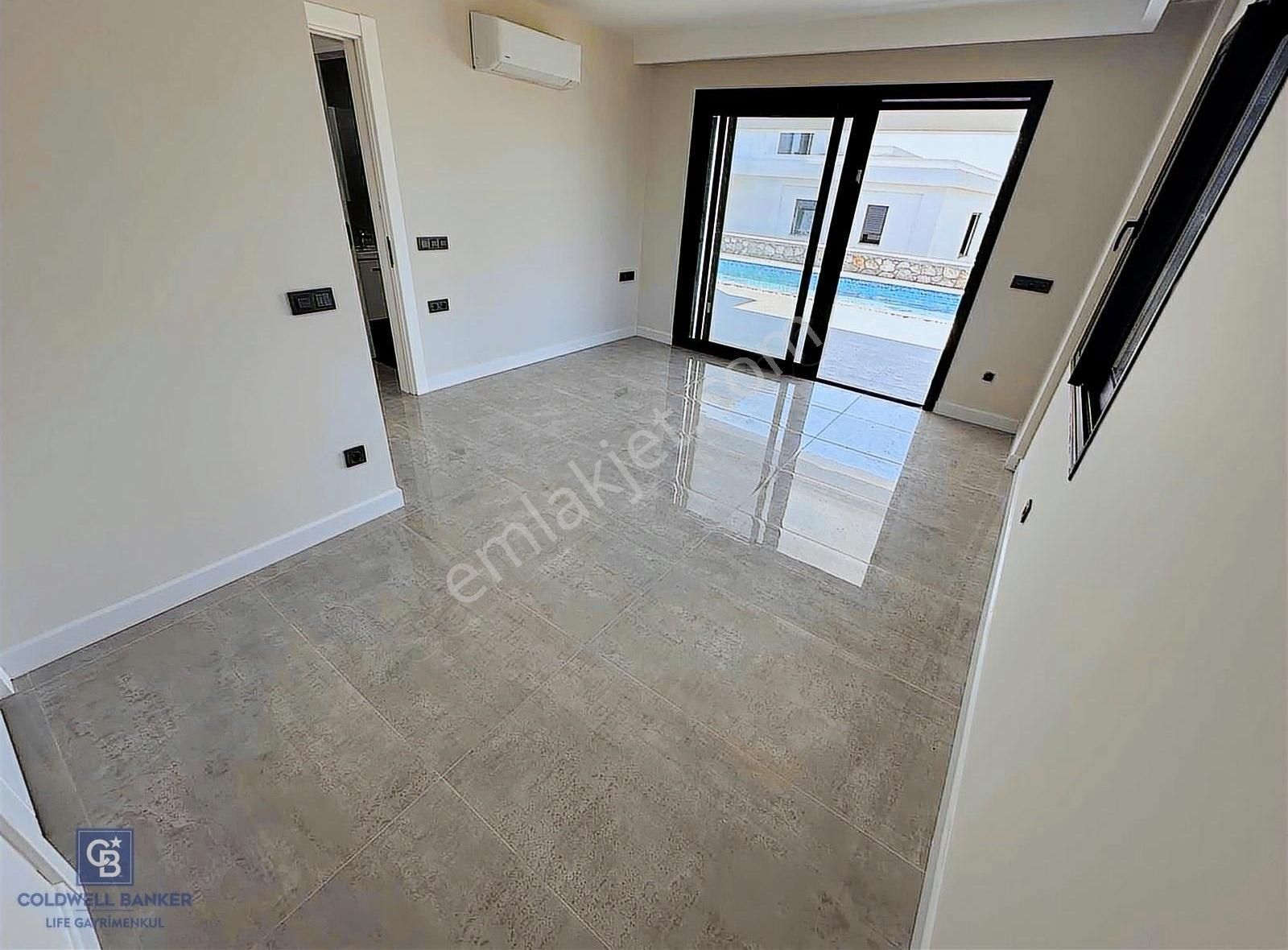 Çeşme Germiyanda Deniz Manzaralı Havuzlu 3+1 Müstakil Villa - Görsel 17