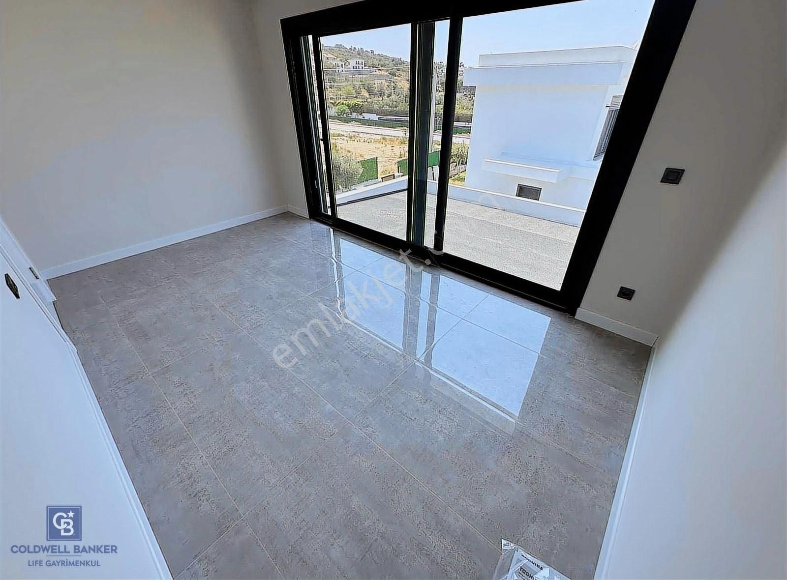 Çeşme Germiyanda Deniz Manzaralı Havuzlu 3+1 Müstakil Villa - Görsel 19