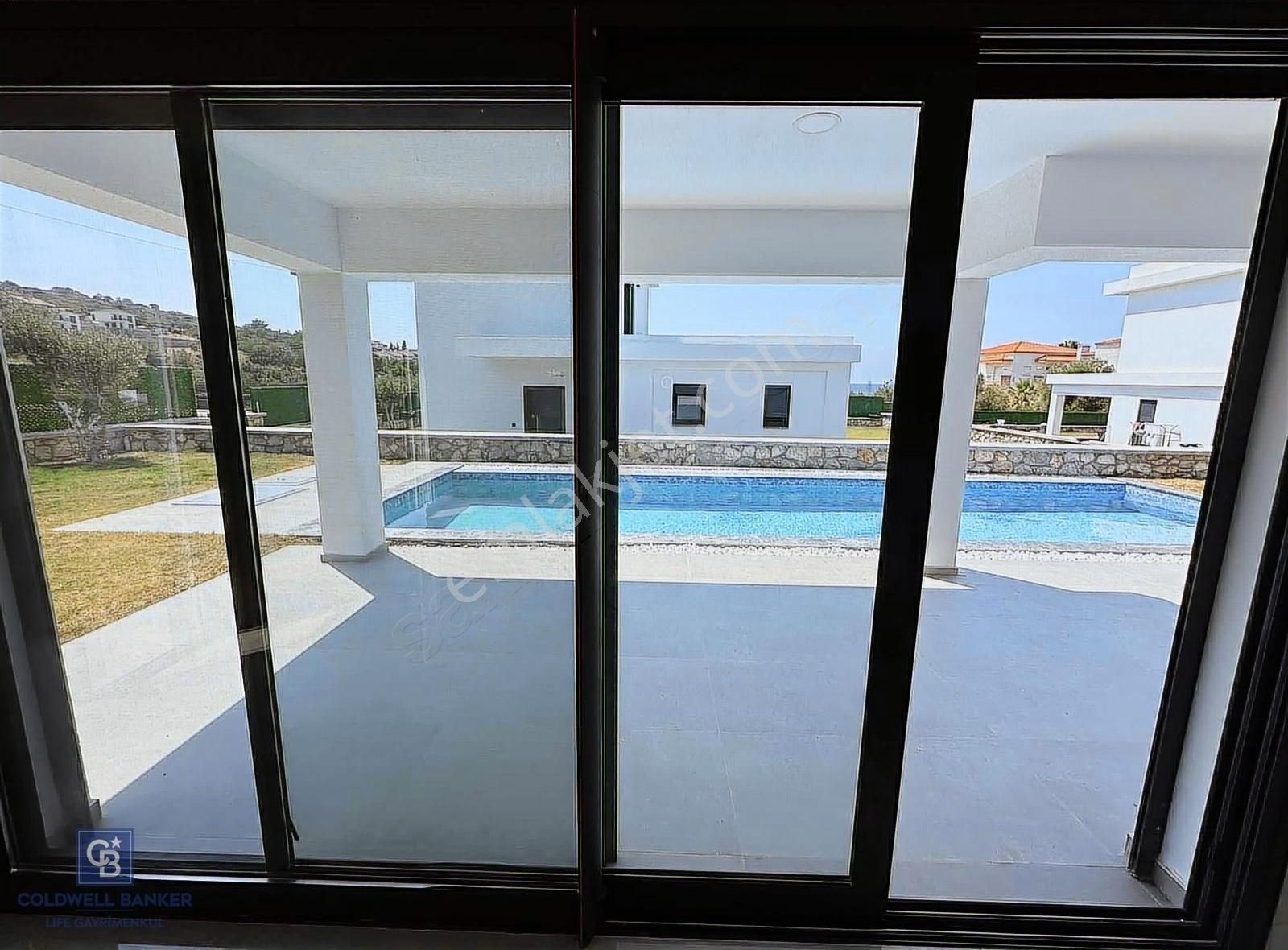 Çeşme Germiyanda Deniz Manzaralı Havuzlu 3+1 Müstakil Villa - Görsel 8