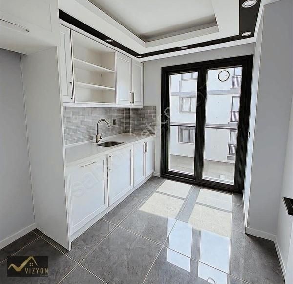 Atatürk Caddesi Üzeri | 85 M² | İstasyona Yürüyüş Mesafesinde - Görsel 3
